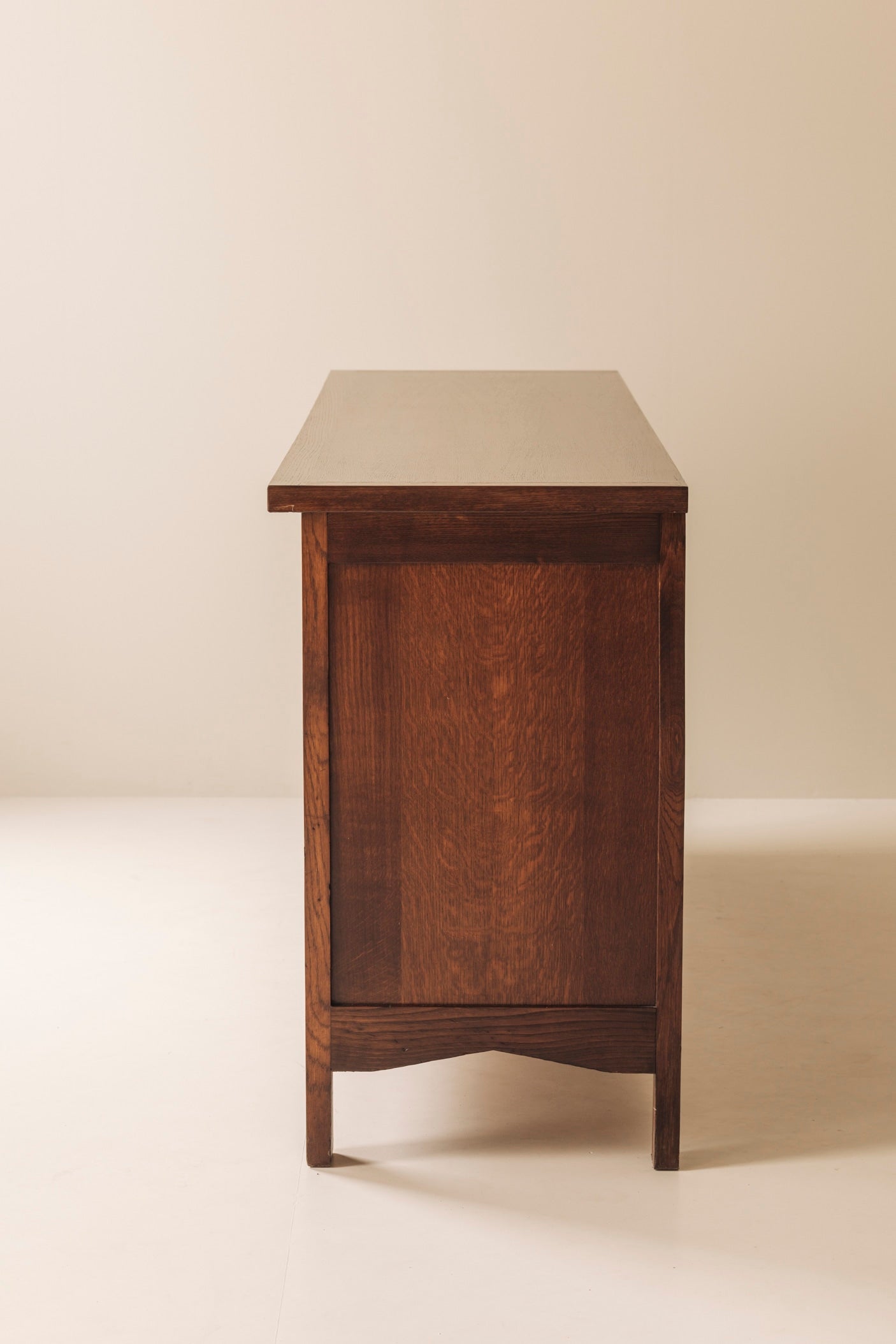Beautiful Brutalist graphical French sideboard in oak, 1960s — additional view