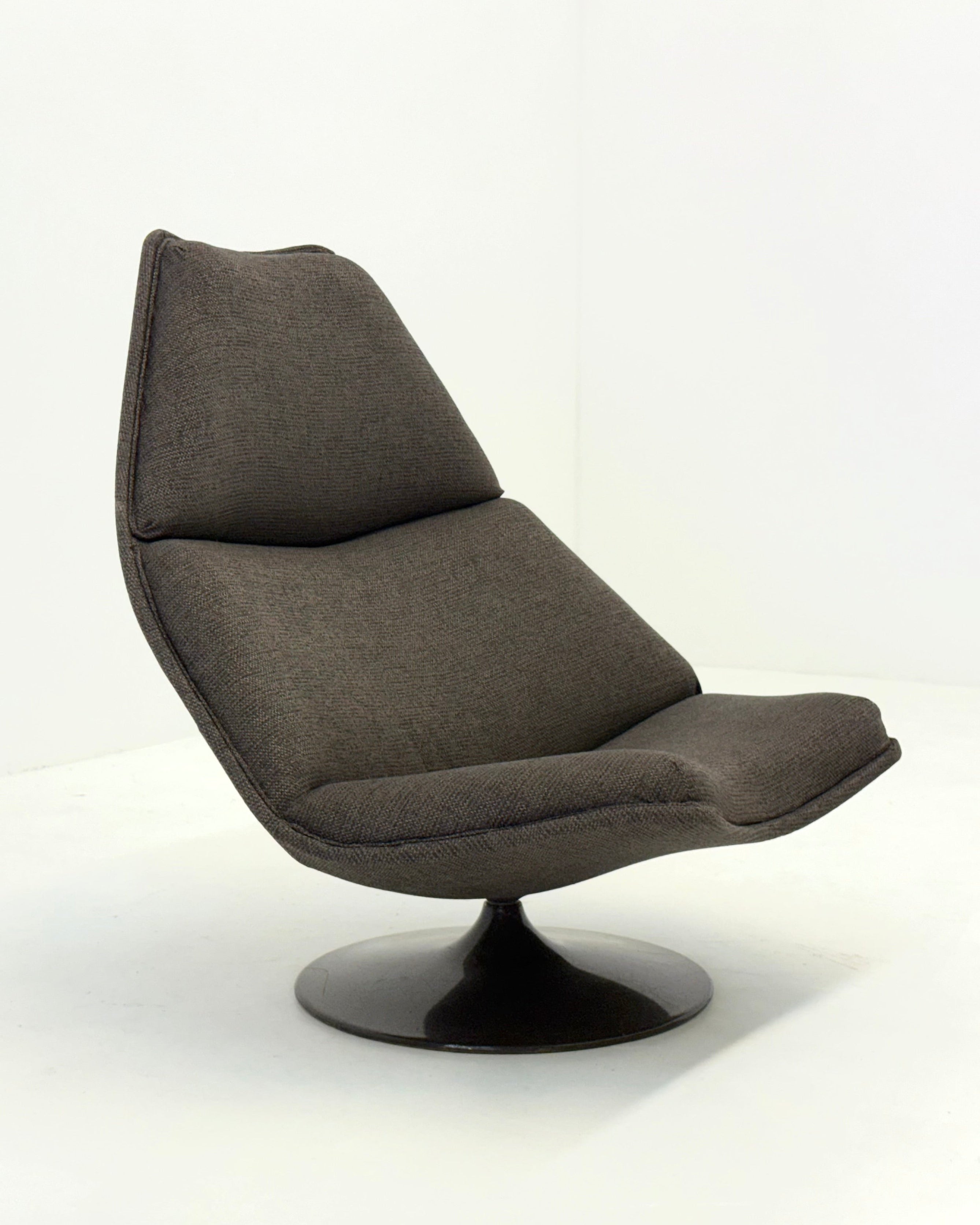 Artifort F510 armchair by Geoffrey Harcourt by Wintage | The Oblist