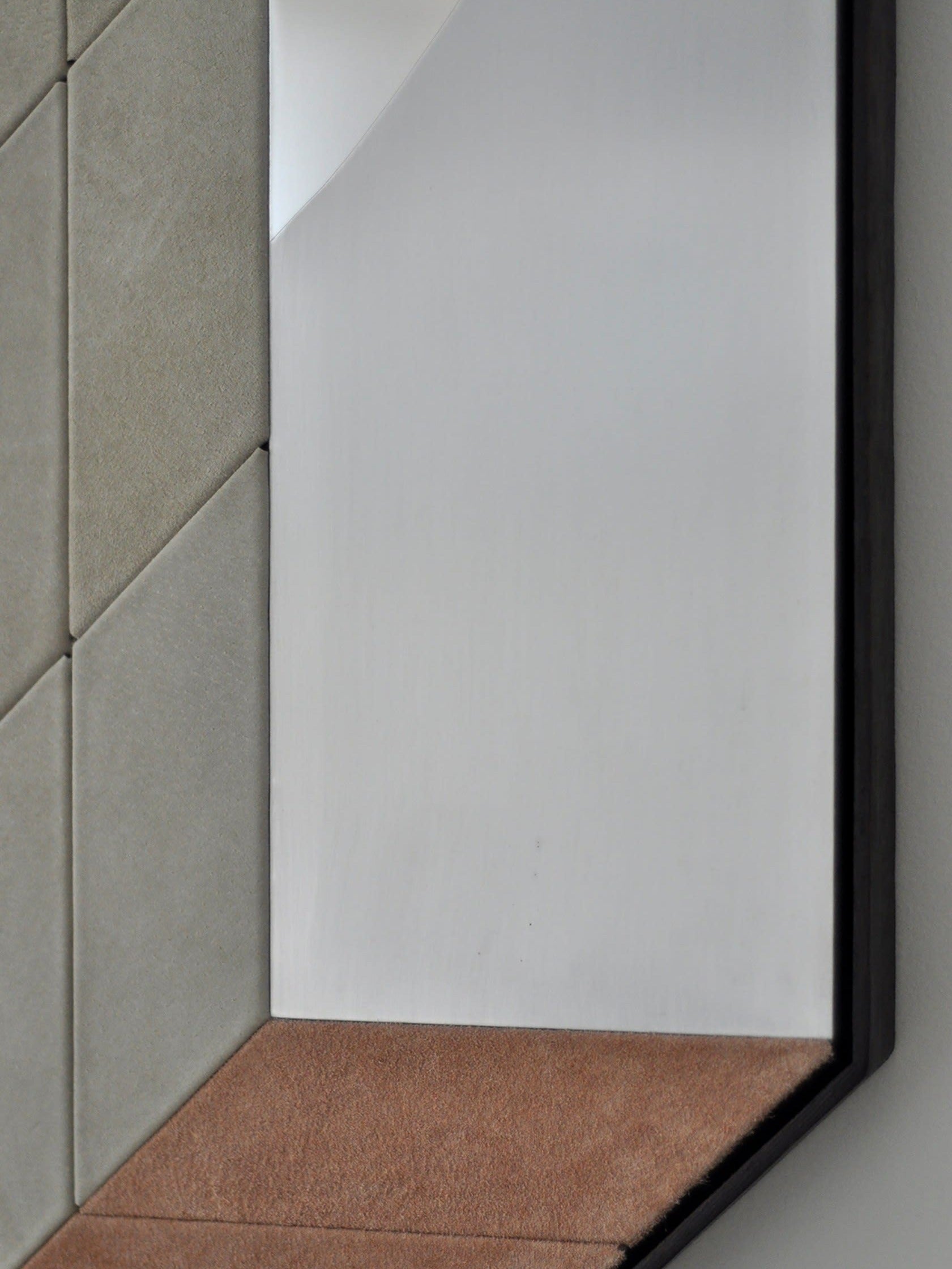 Split and yet one — side angle
