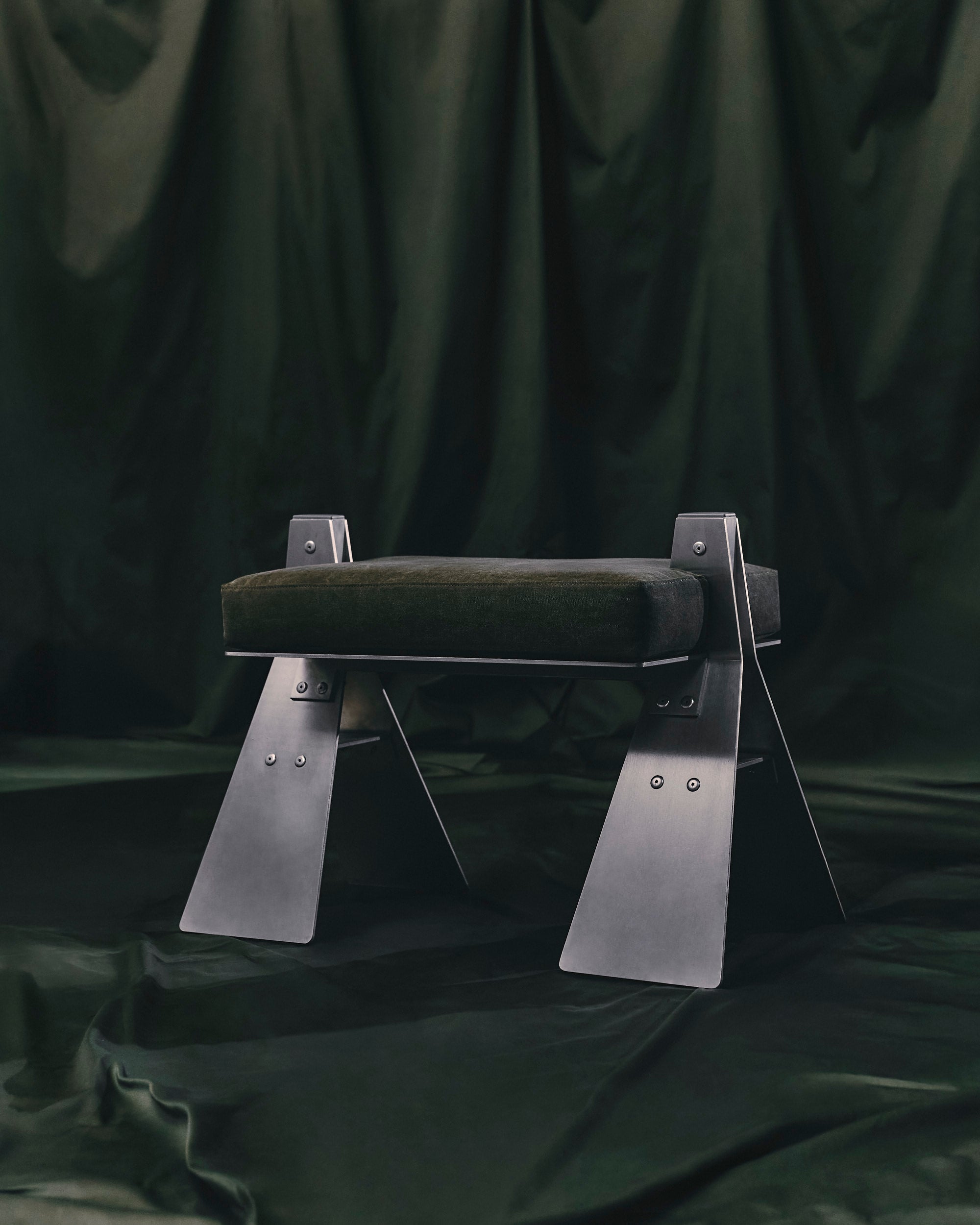Banquette "CAMEL", military canvas.  — lifestyle setting