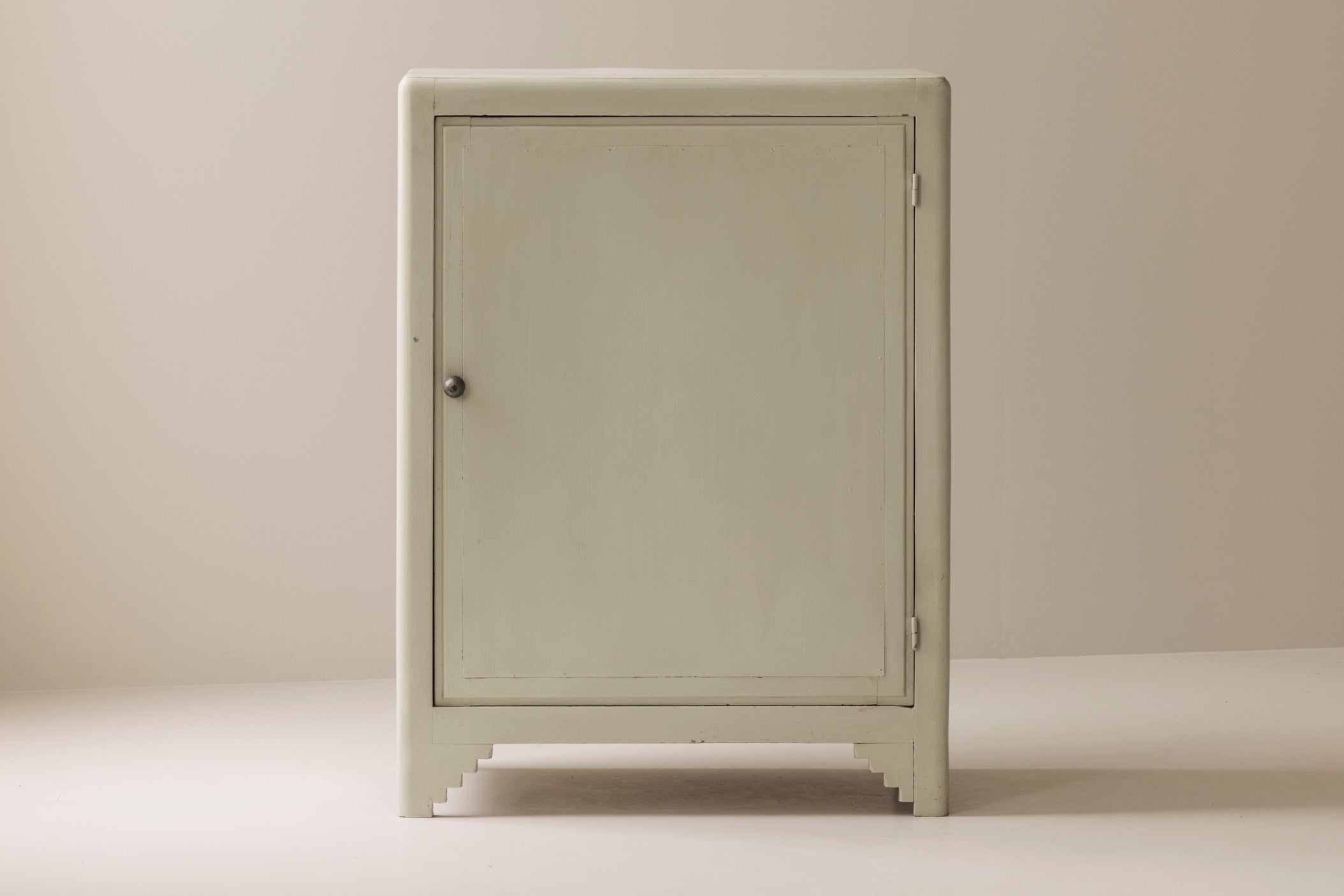 Charming Modernist French cabinet from the 1950s by Modern Living | The Oblist