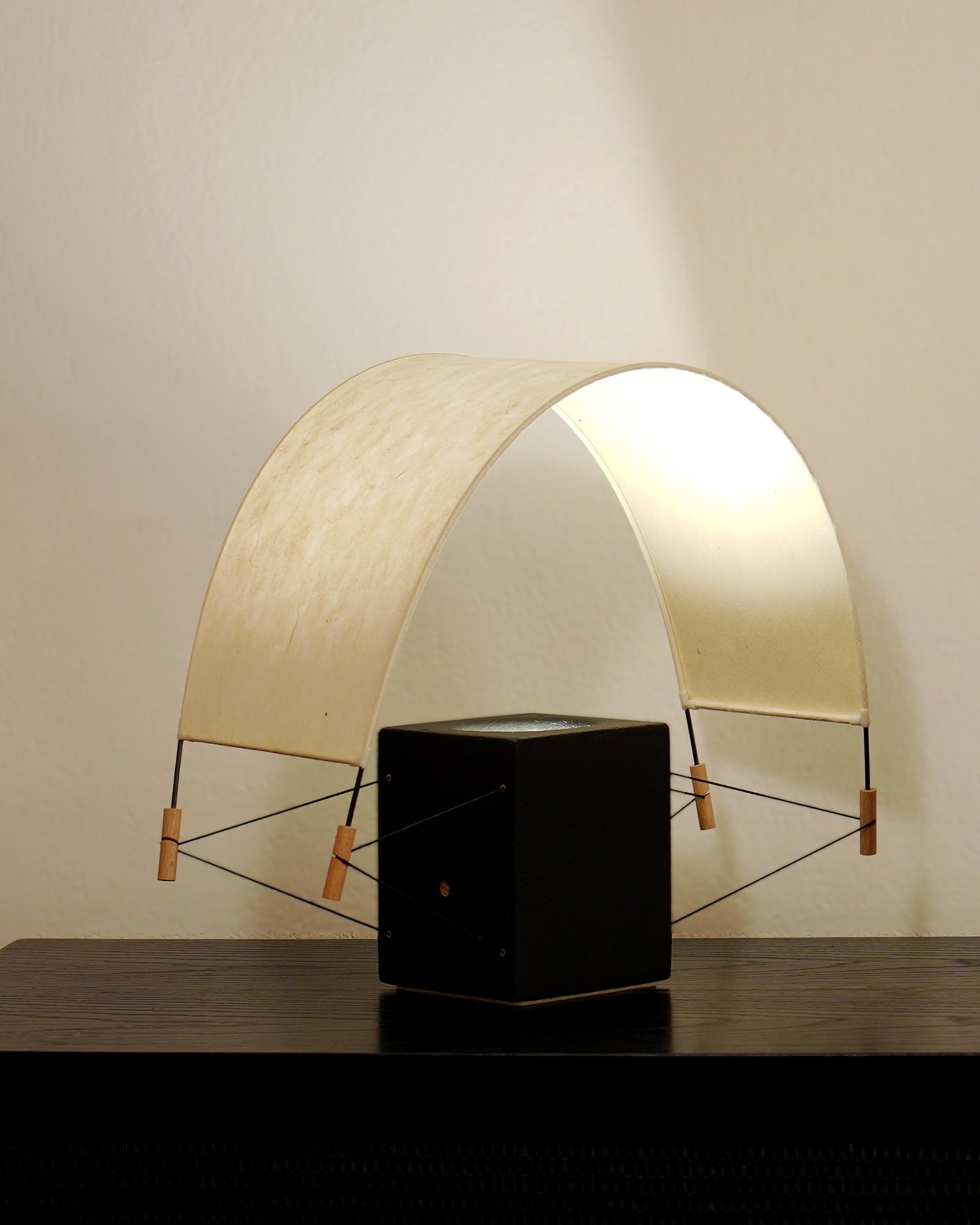 Écla - Black Table Lamp