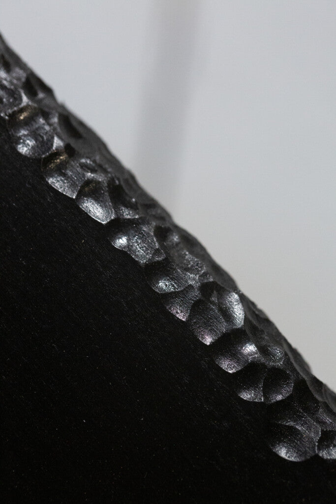 Bench MOON — close-up
