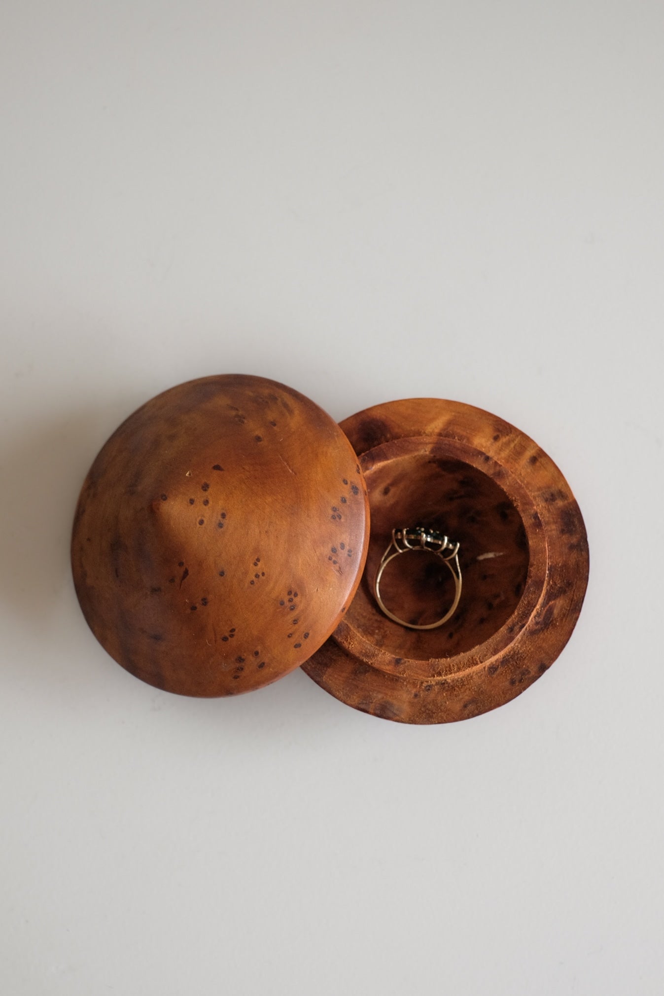 Vintage Burl Wood Jewelry Box Set — close-up