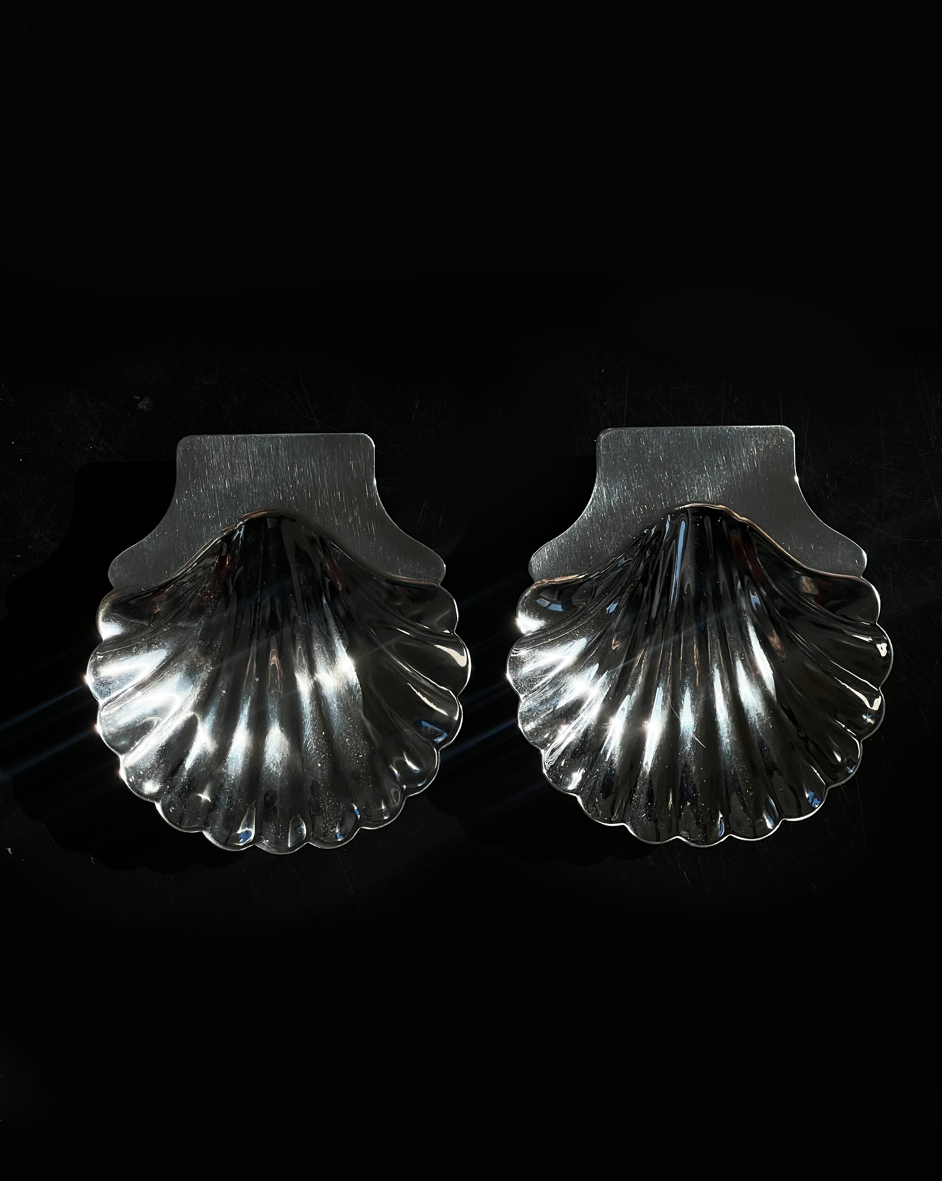 Shell Dish Pair — side angle