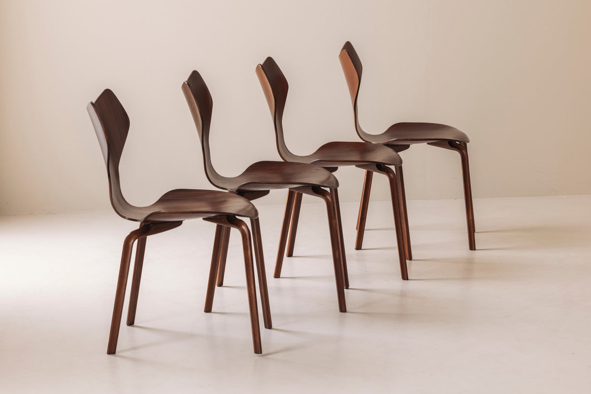 First Edition Grand Prix Chairs Model 3130 by Arne Jacobsen for Fritz Hansen, 1957 — in context