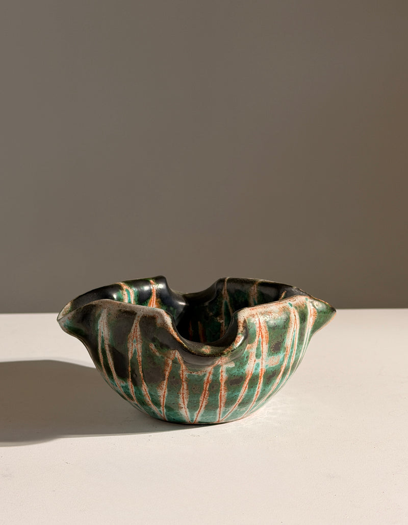 Ceramic vide-poche by Robert Picault, Vallauris, circa 1950 — detail view