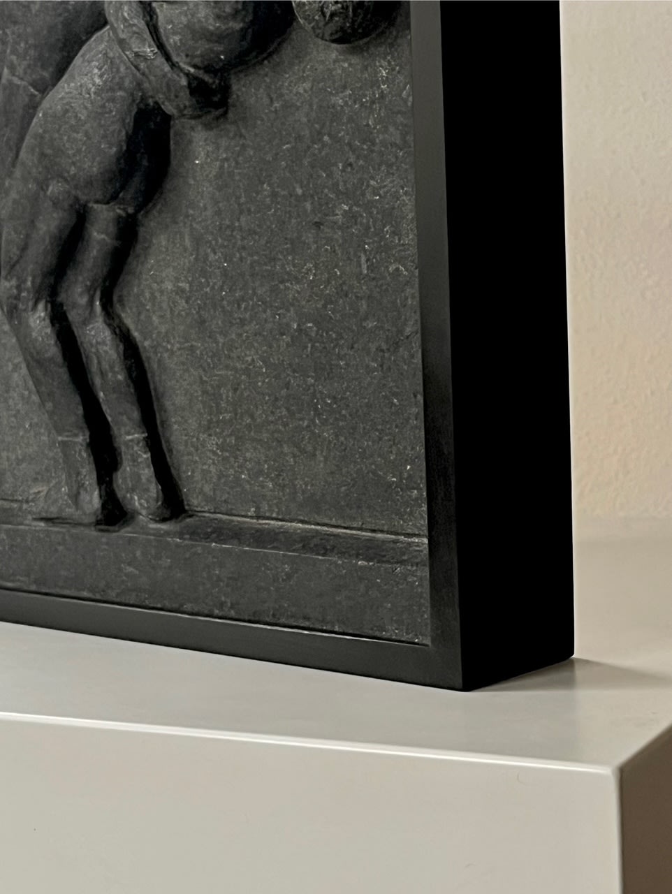 "Lutteurs", Sculpture en relief en pierre