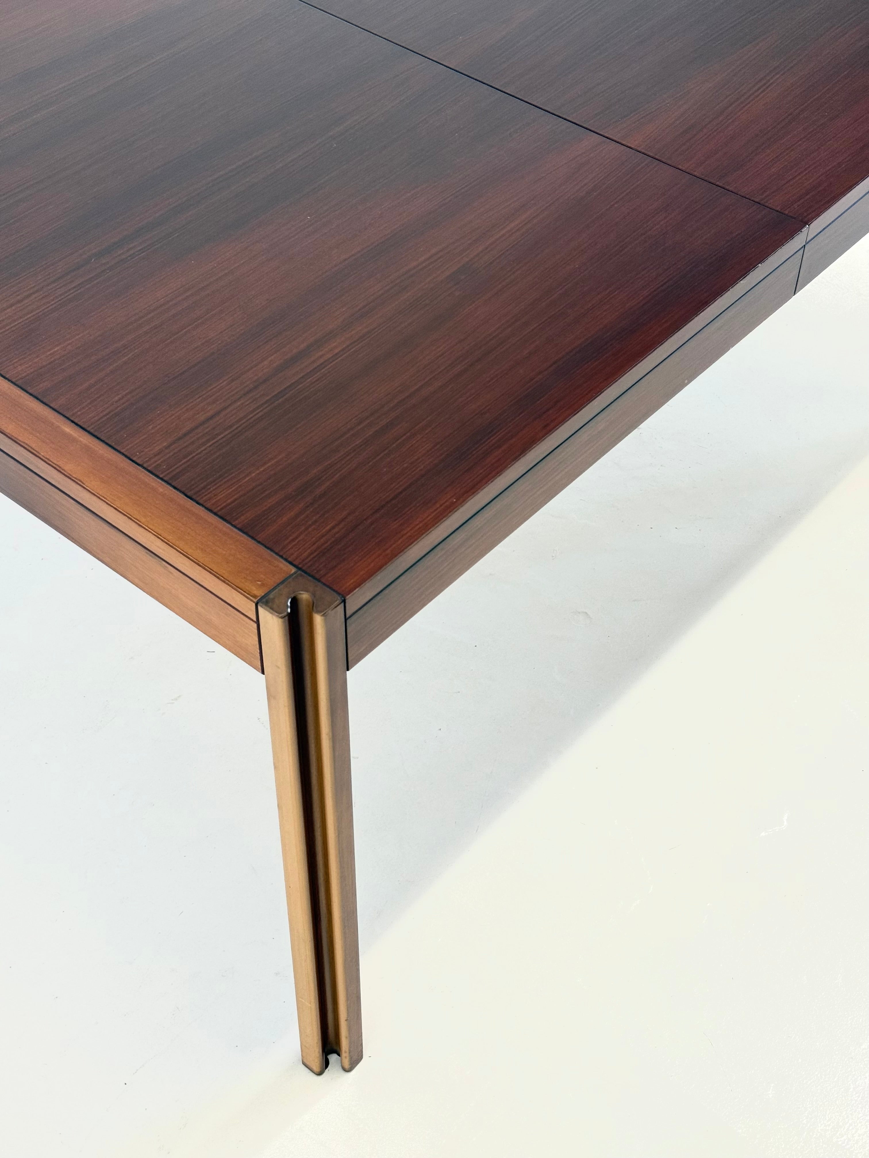 4D wooden vintage dining table by Angelo Mangiarotti for Molteni — view 12