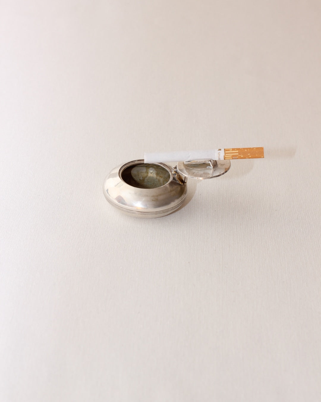 Mini Ashtray Apace Age — close-up
