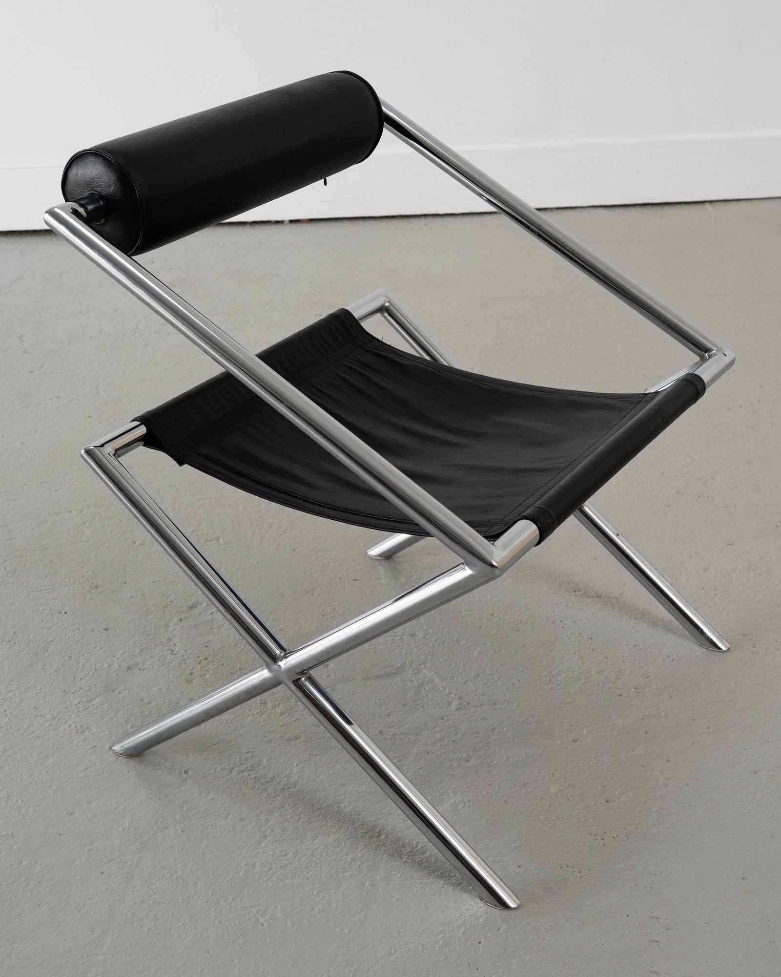 Postmodern Tubular Leather Sling Chair — lifestyle setting