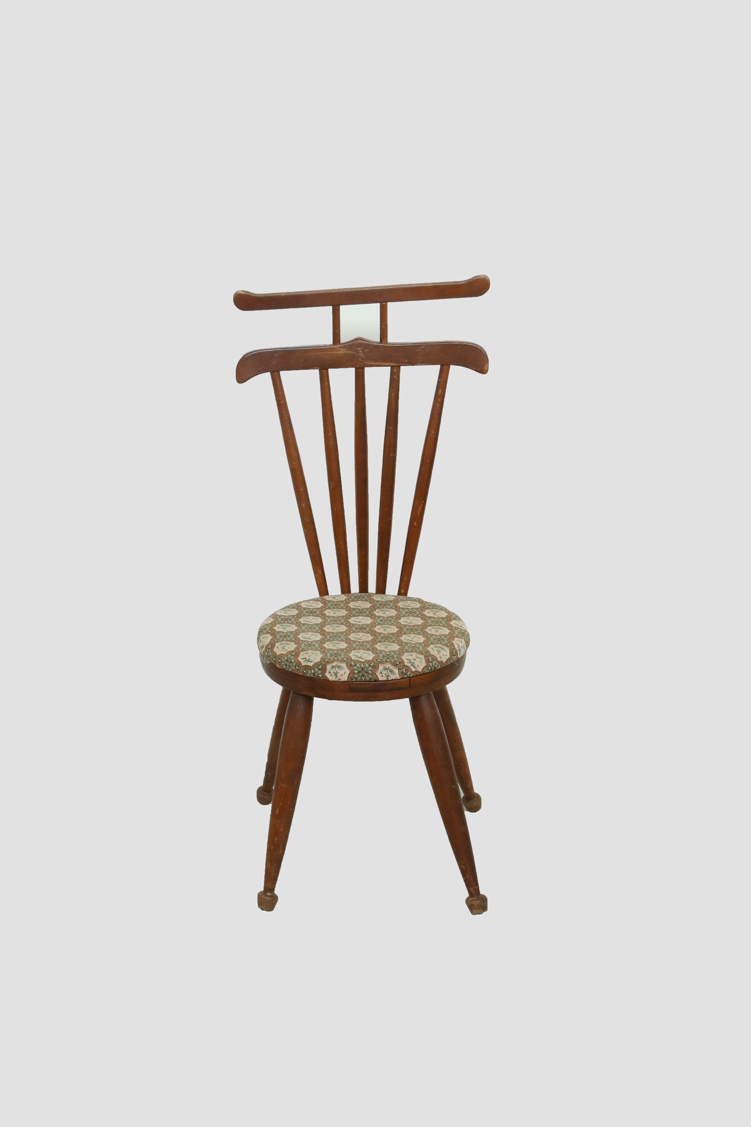 Mid Century Valet Chair by Villa | The Oblist