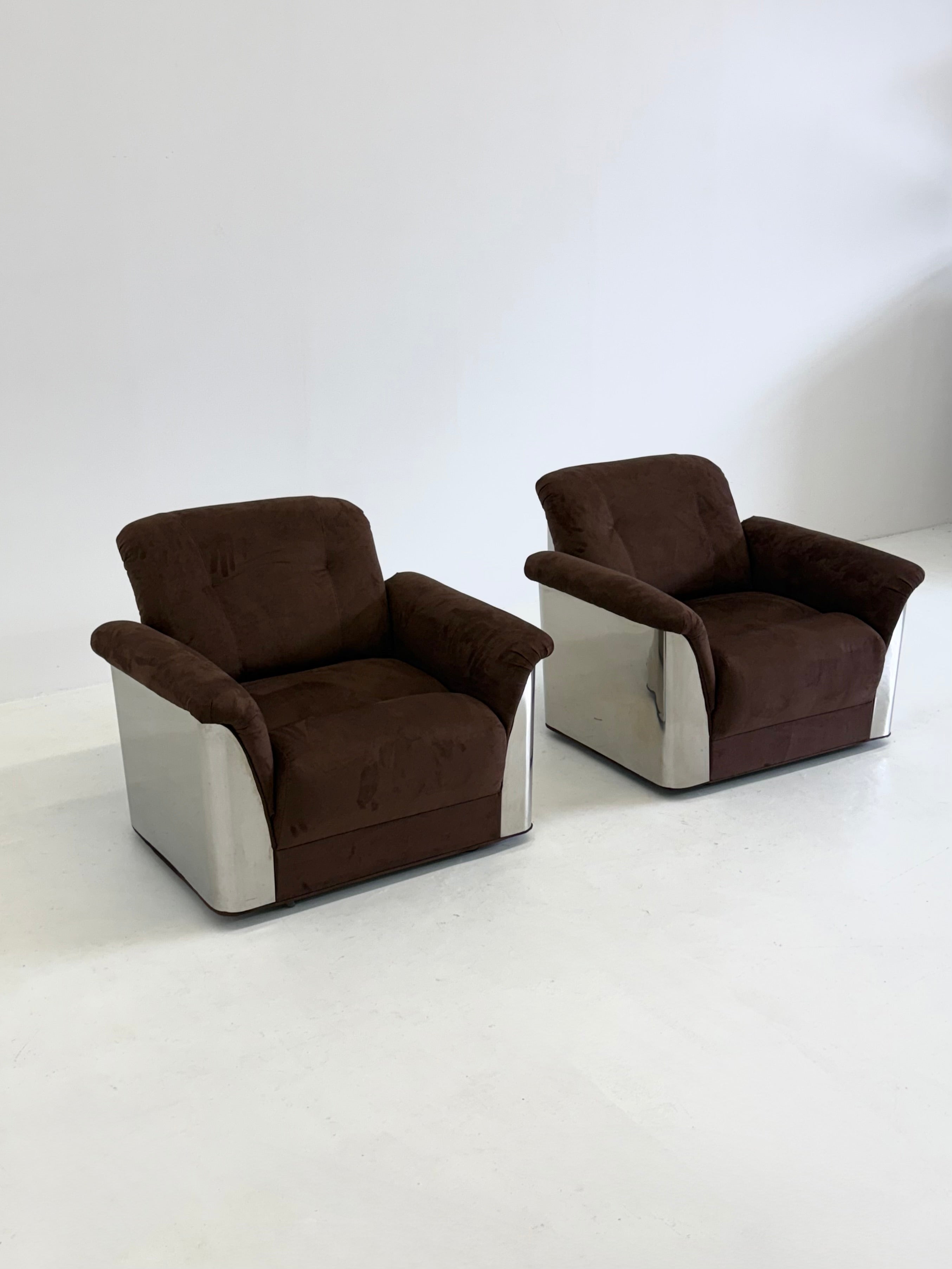 Gian Pietro Arosio Space Age armchairs — lifestyle setting