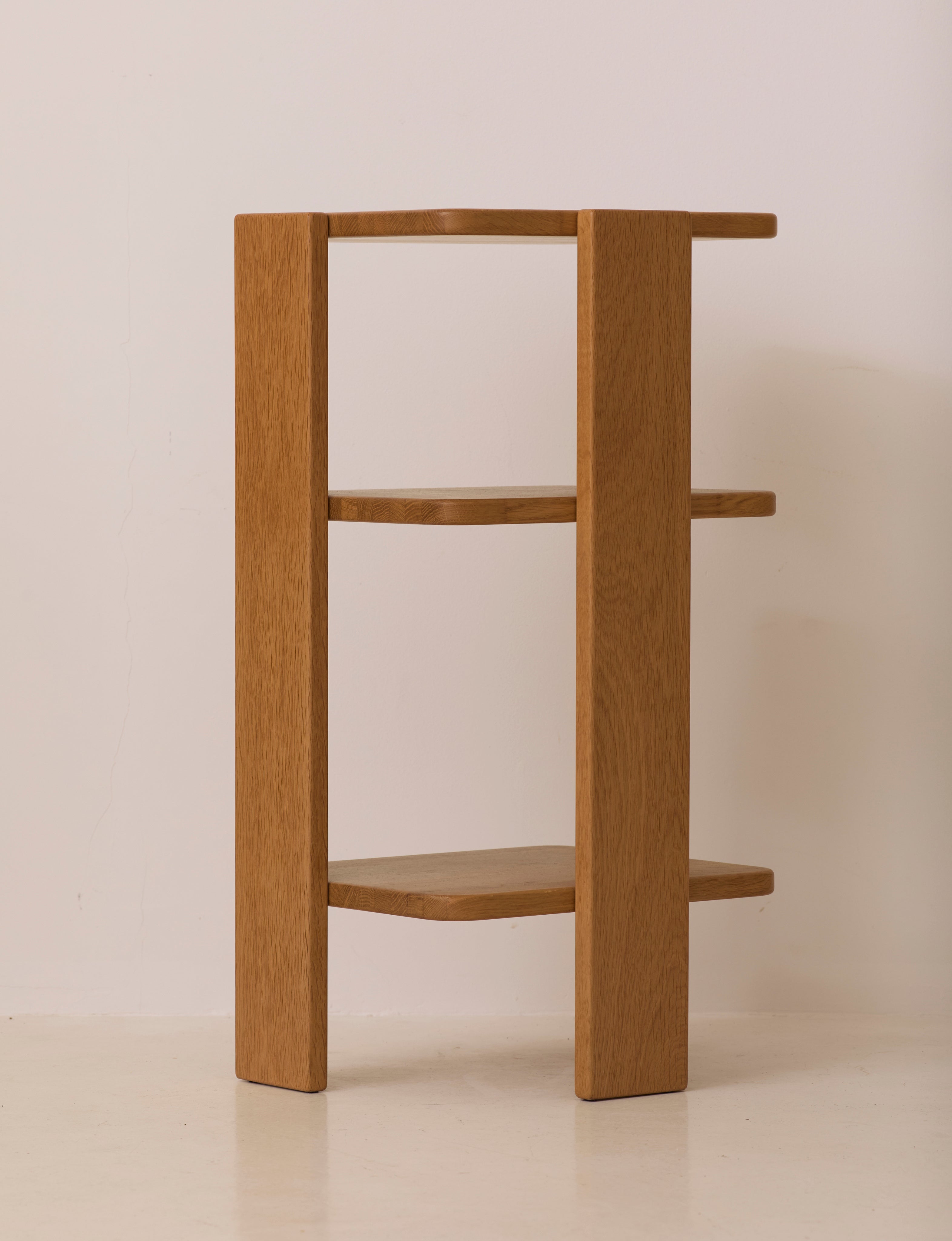 Étagère Artisanale Française en Chêne Massif c. 1980