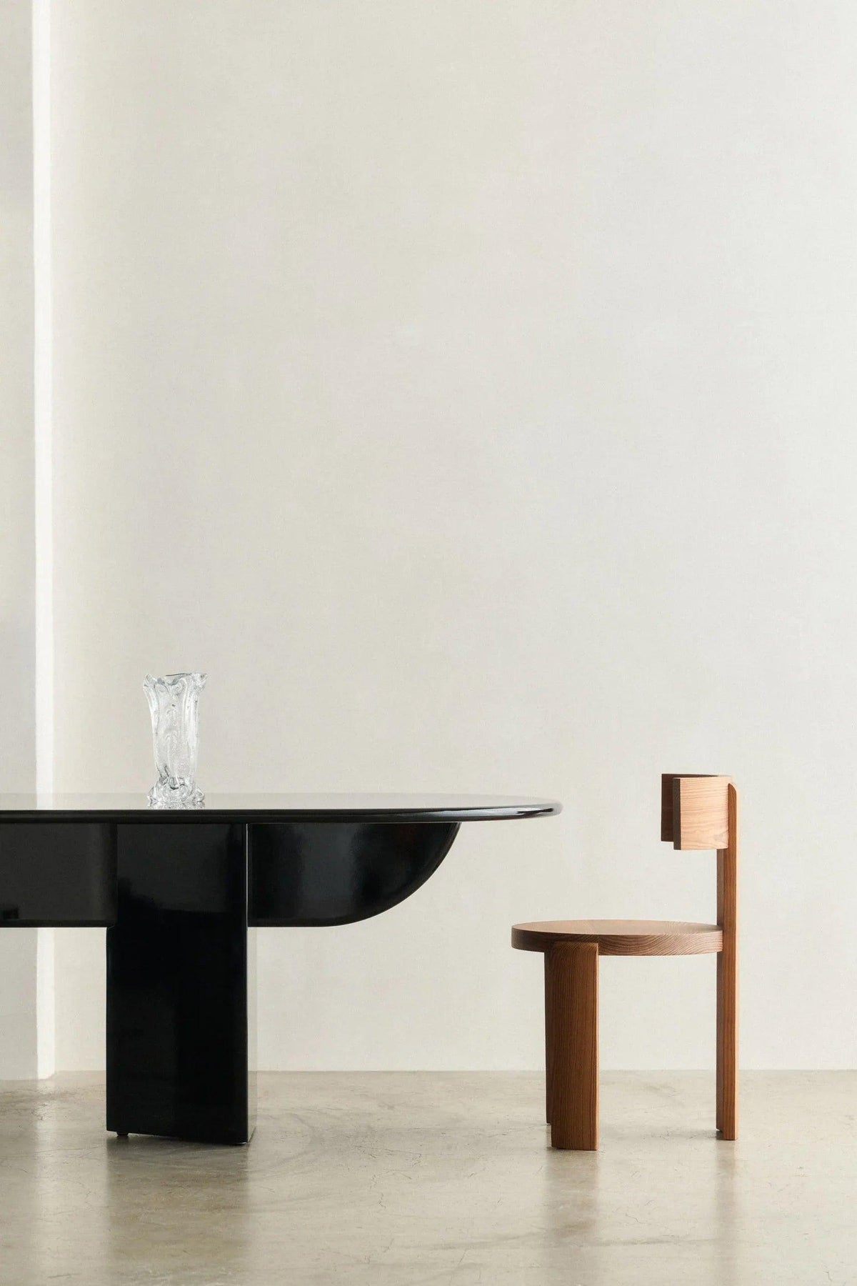 PILLABOUT TABLE 02 — alternate view