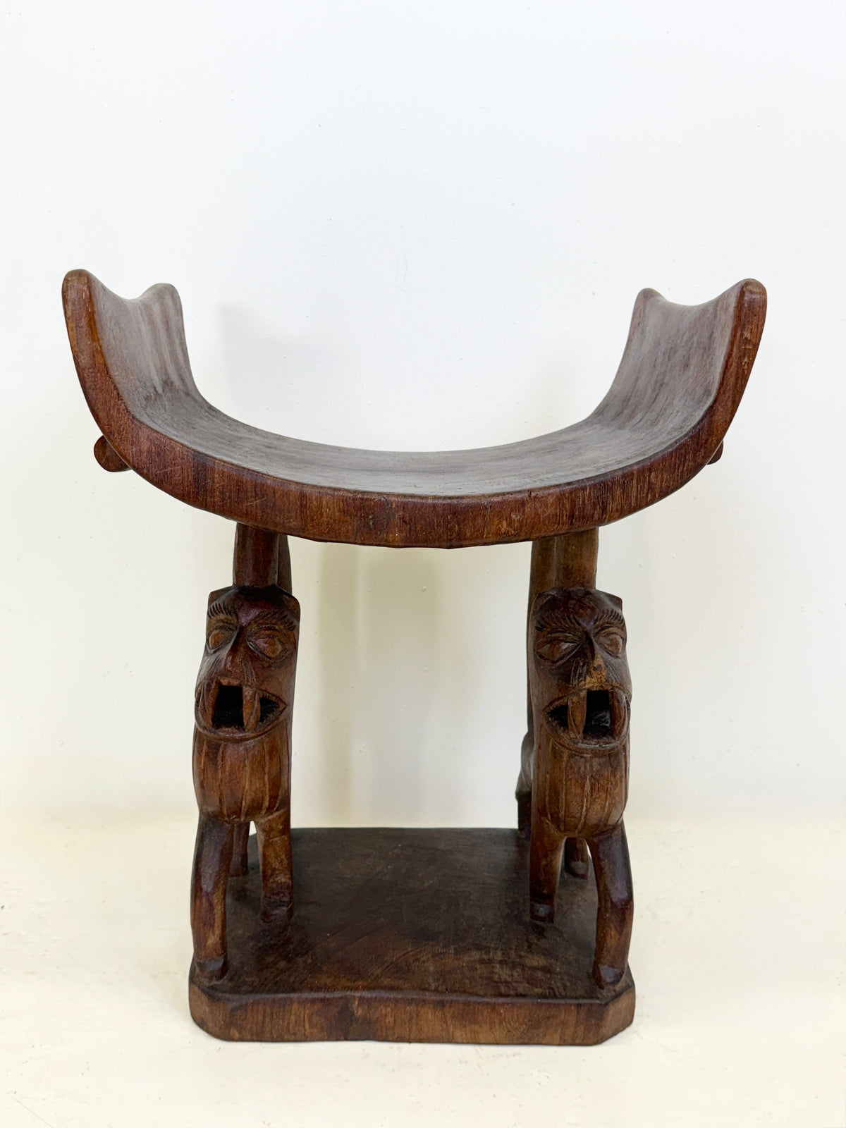 Fon Royal Throne in Carved Wood – Benin, 20th Century — lifestyle setting