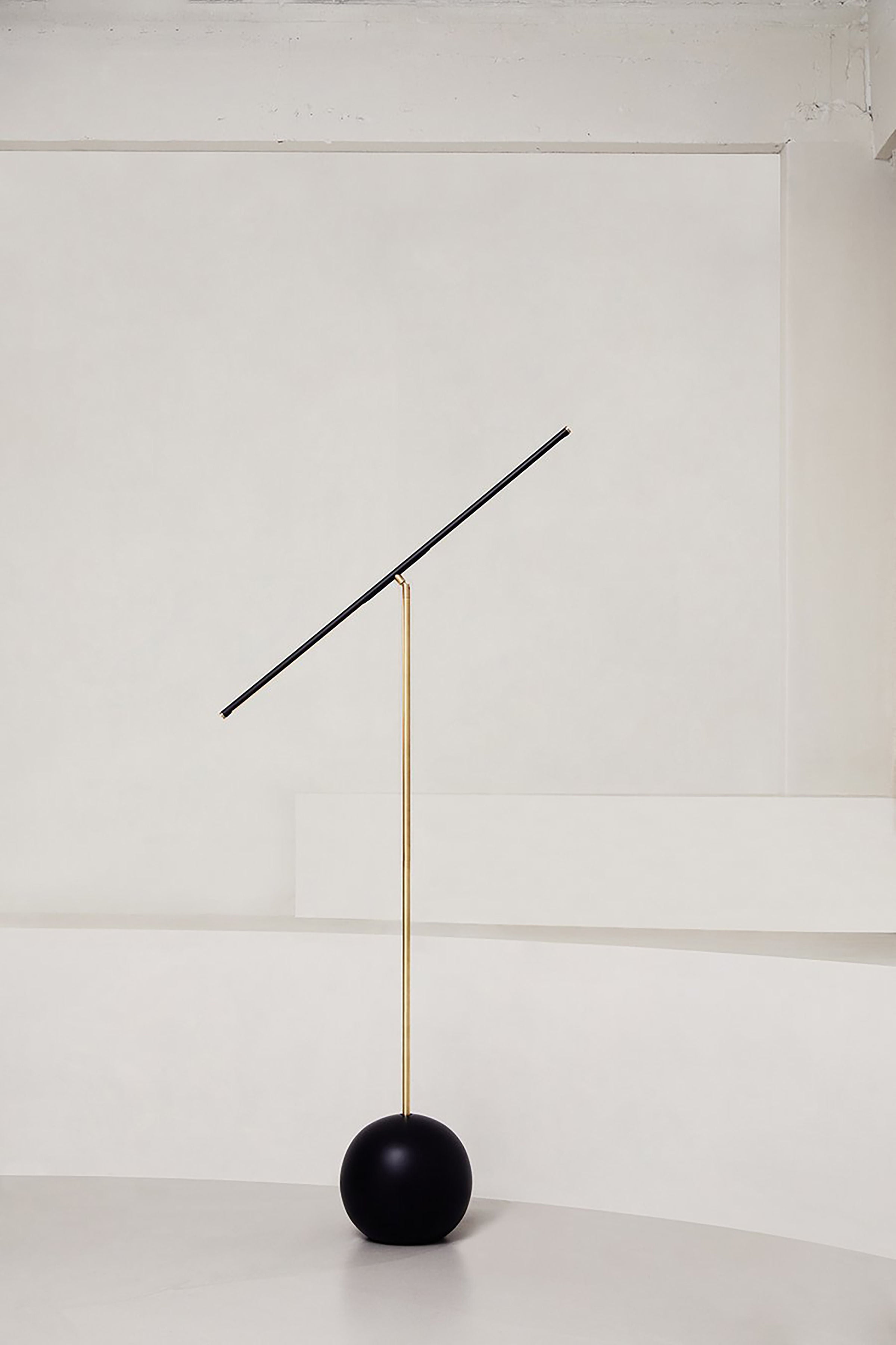 Lampe de sol 'T- Lamp'