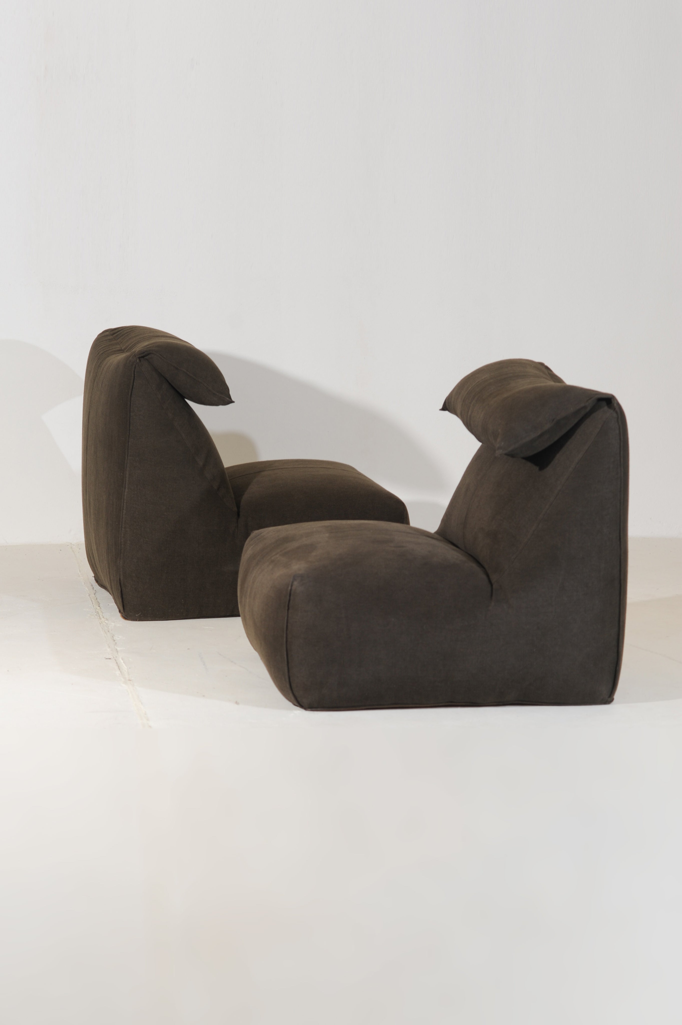 Rare Le Bambole Set of Lounge Chairs by Mario Bellini for B&B Italia, 1971 — close-up