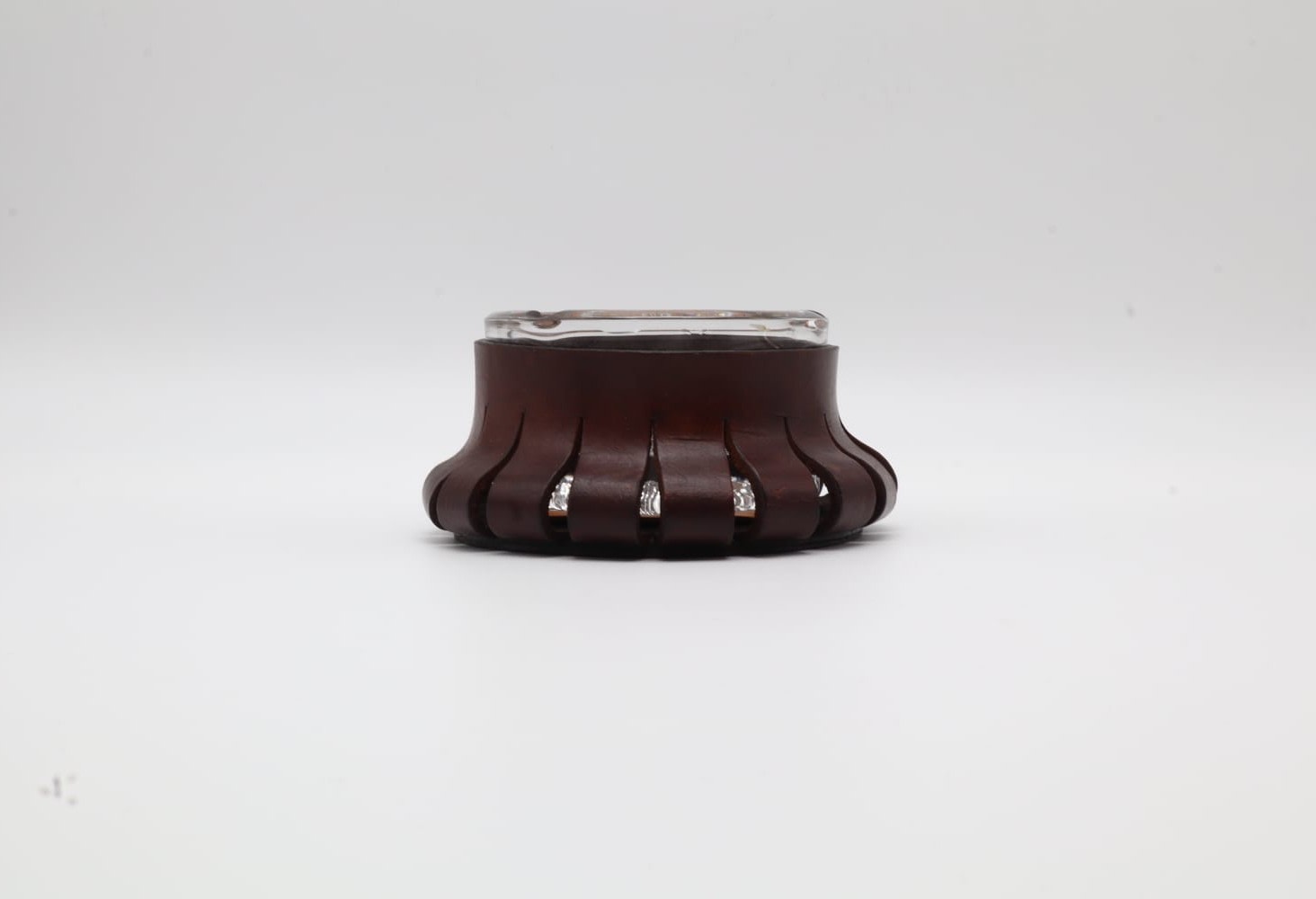 Mid-Century Sinuous Leather & Crystal Glass Ashtray – Italy, 1950s — detail view