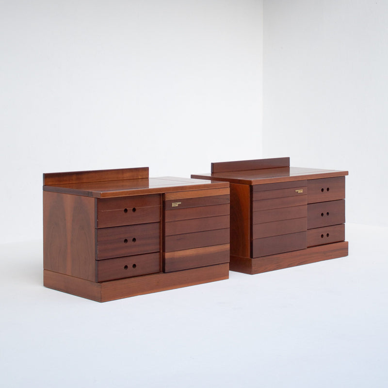 Set of Nightstands in Wood and Brass — close-up of wooden drawer fronts
