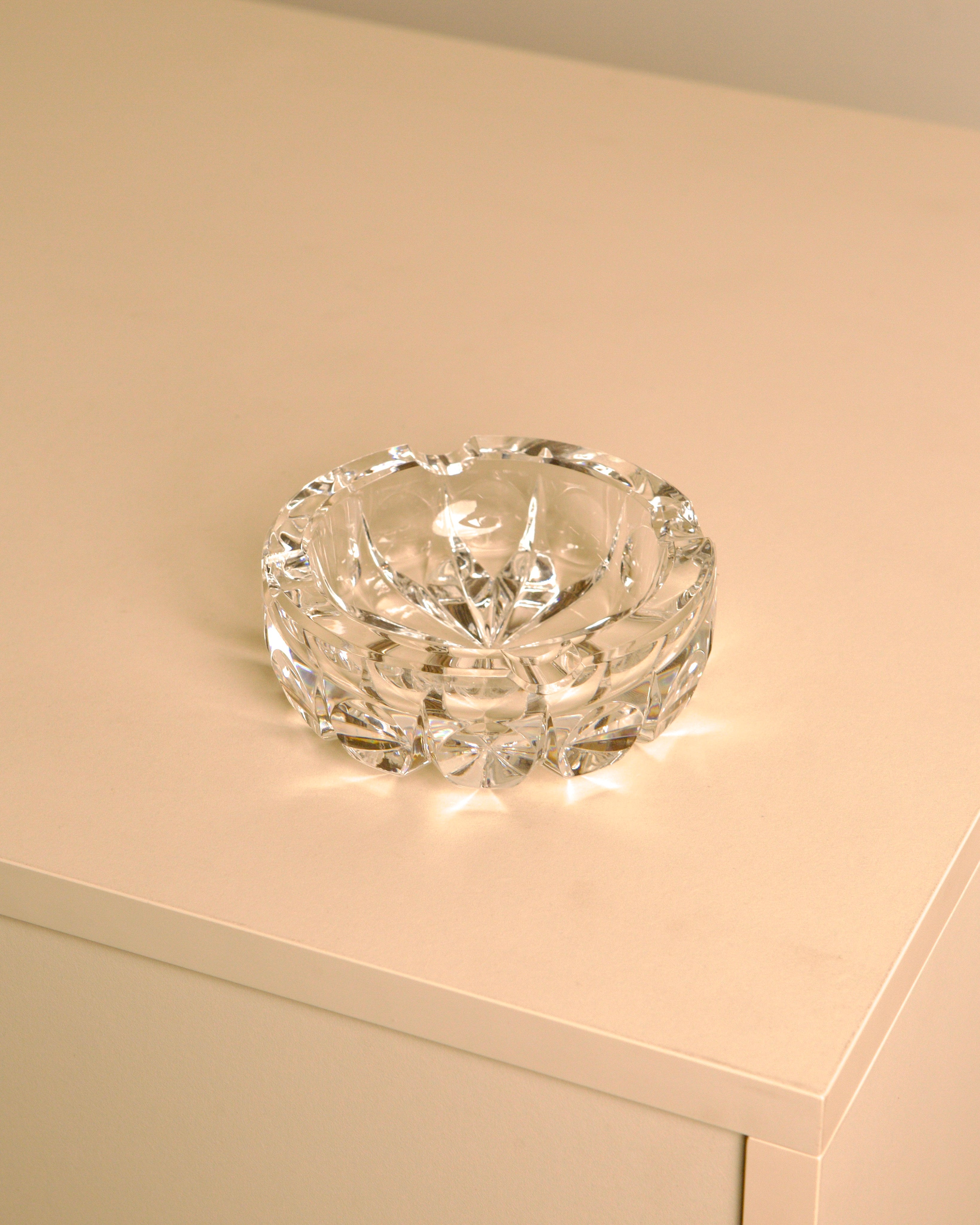 "Ambassadeur" clear crystal ashtray by Saint-Louis, 1970s — detail view