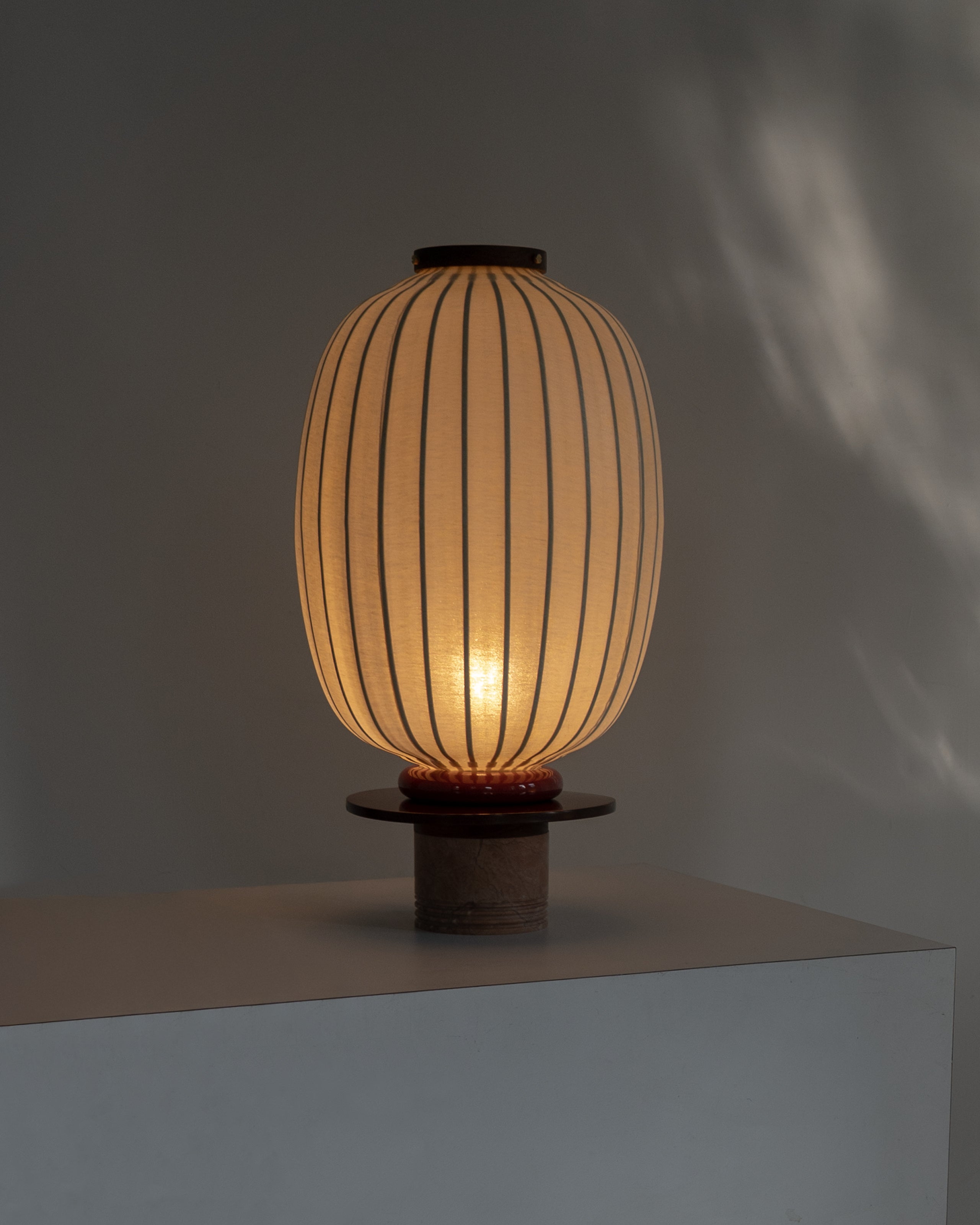 'Lotus Charm' Table lamp by Taiwan-Lantern | The Oblist