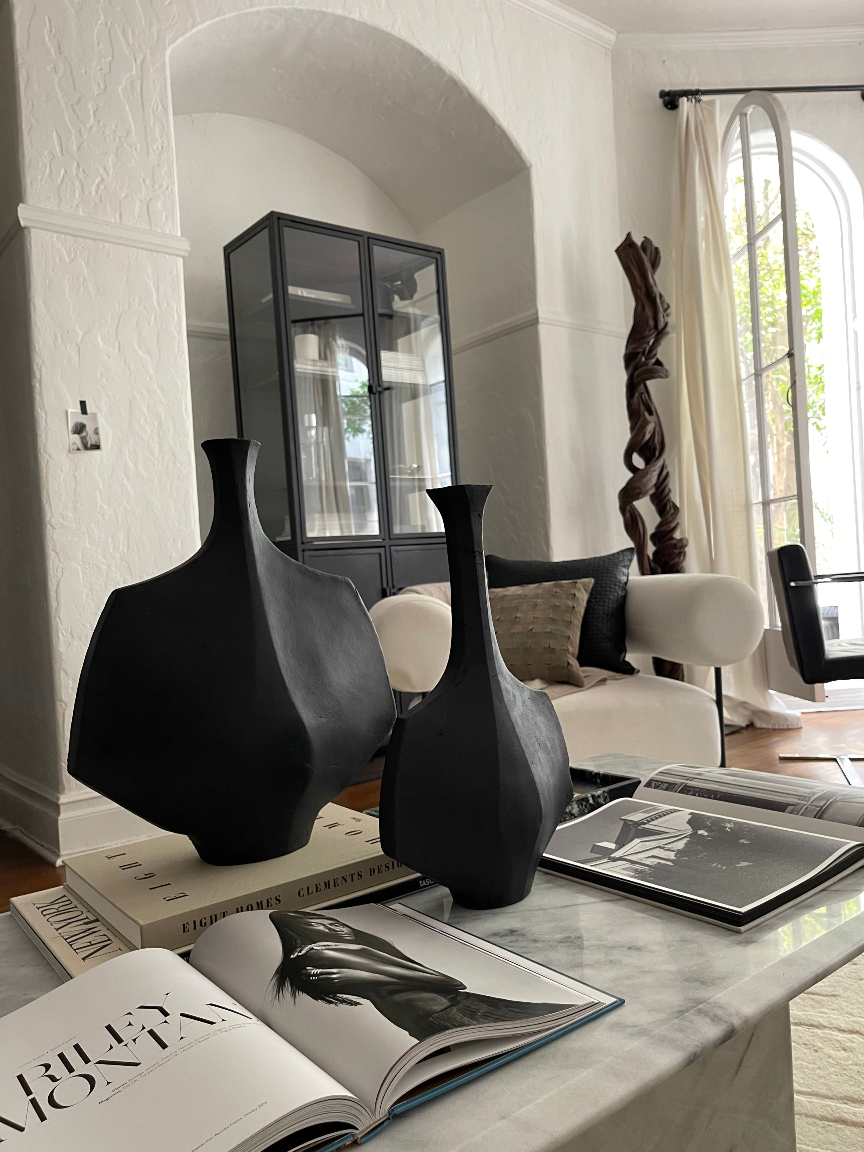 Small Hanè - Modern Vessel in Black Stoneware Clay — close-up
