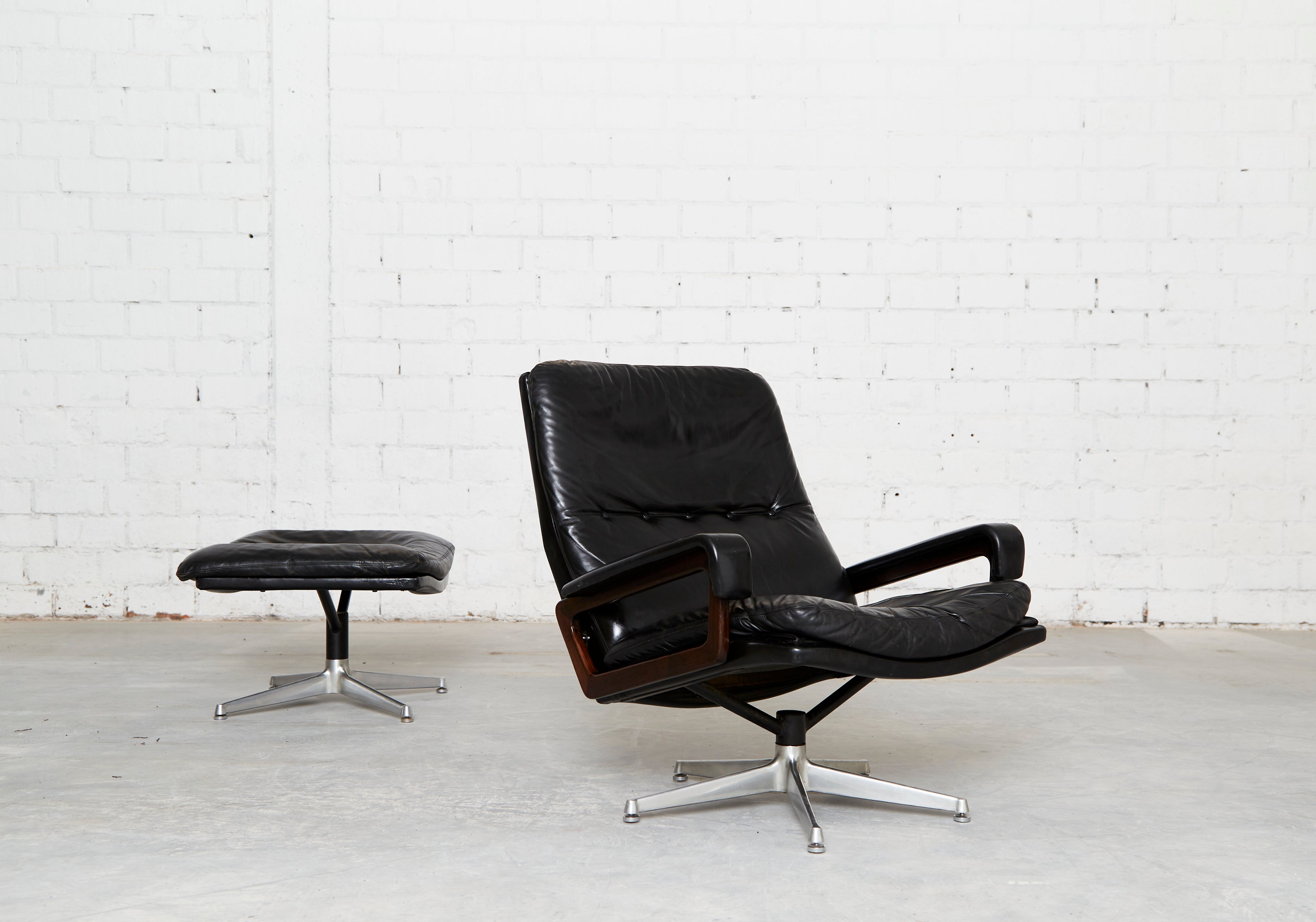 Vintage Lounge Chair & Ottoman by André Vandenbeuck for Strässle — detail view