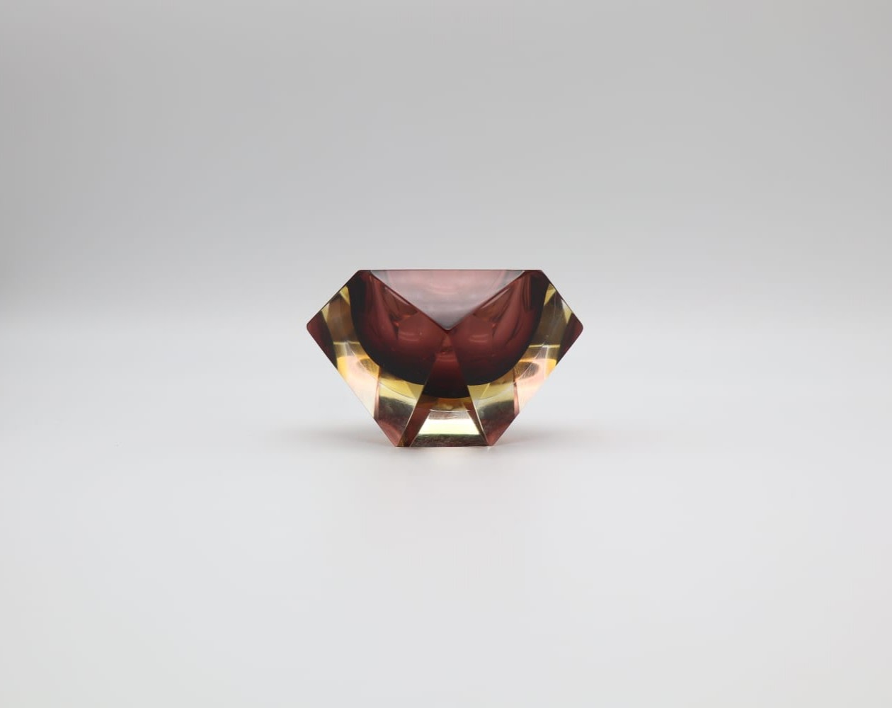 Mid-Century Geometric ‘Sommerso’ Murano Glass Bowl by Flavio Poli for Seguso, 1960s — detail view