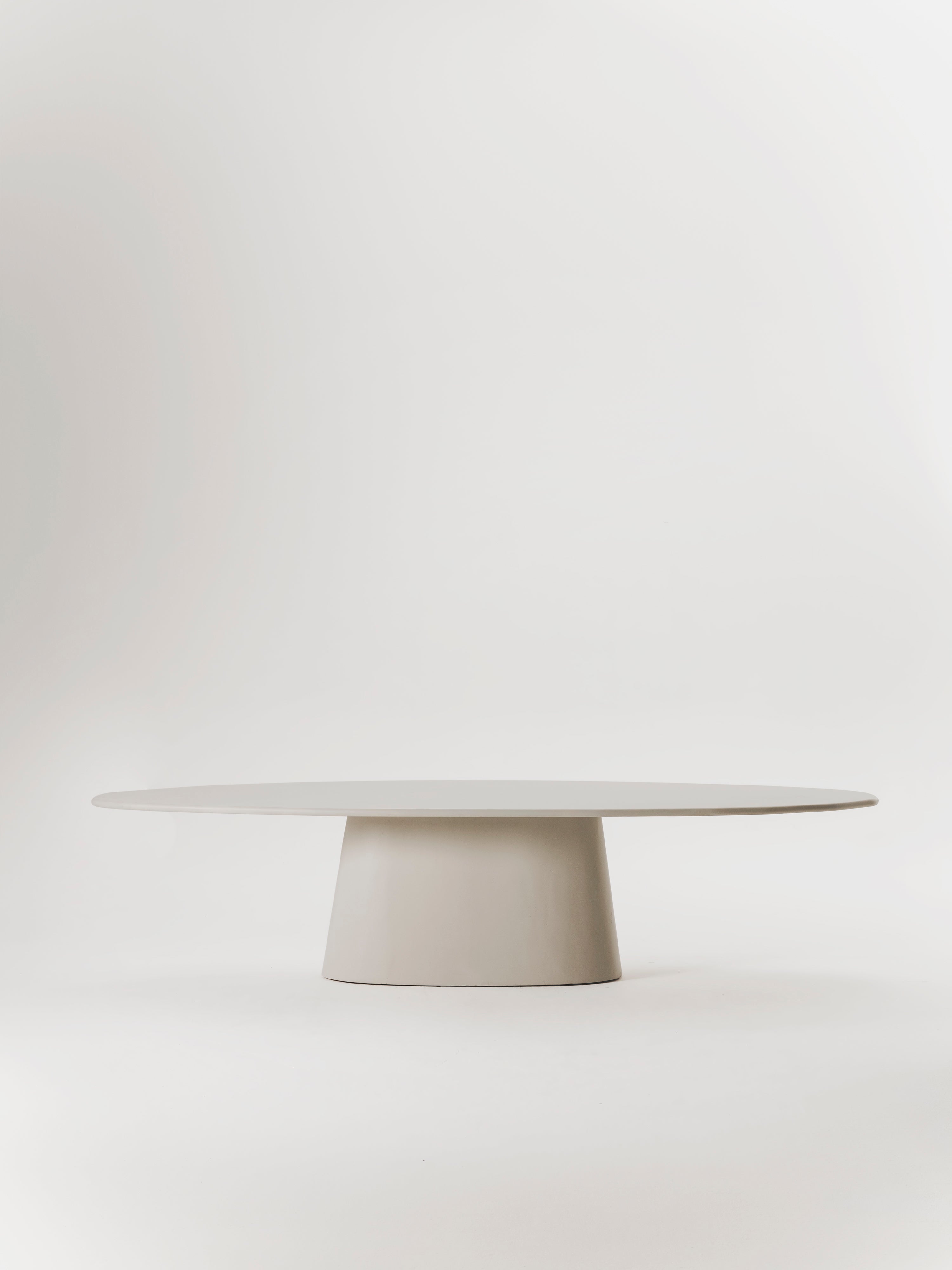 Imai Dining table — detail view