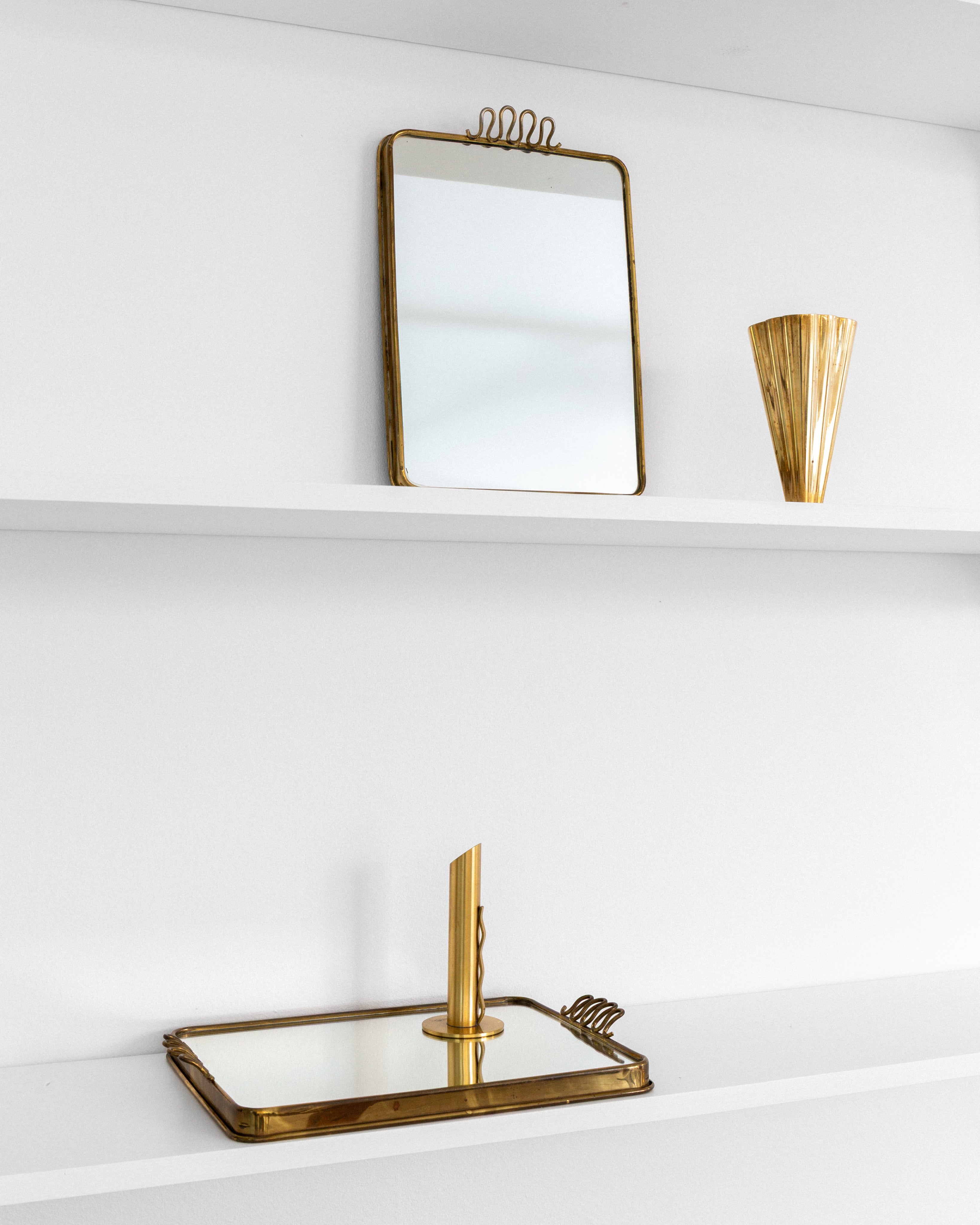 Paire de plateaux en laiton avec miroir de style moderne scandinave, années 1950-60