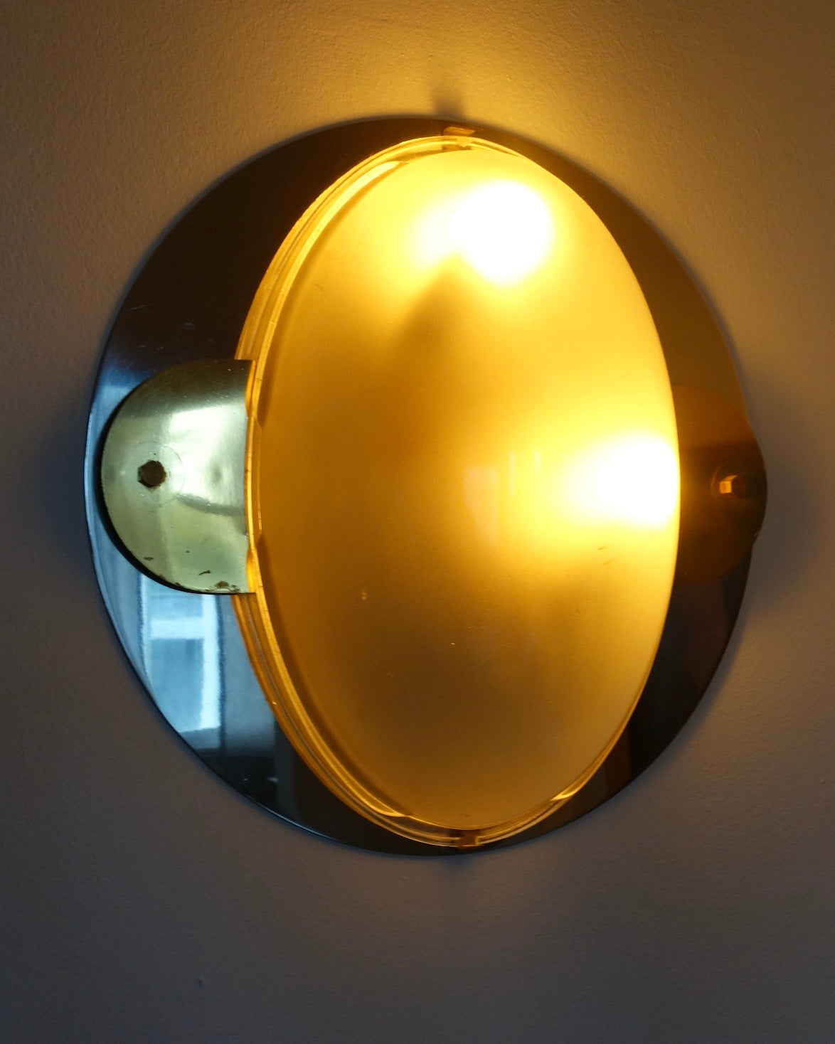 Luigi Caccia Dominioni, Ovale Wall Sconce, Azucena, Italy, 1982 by OBJECT AGENCY | The Oblist