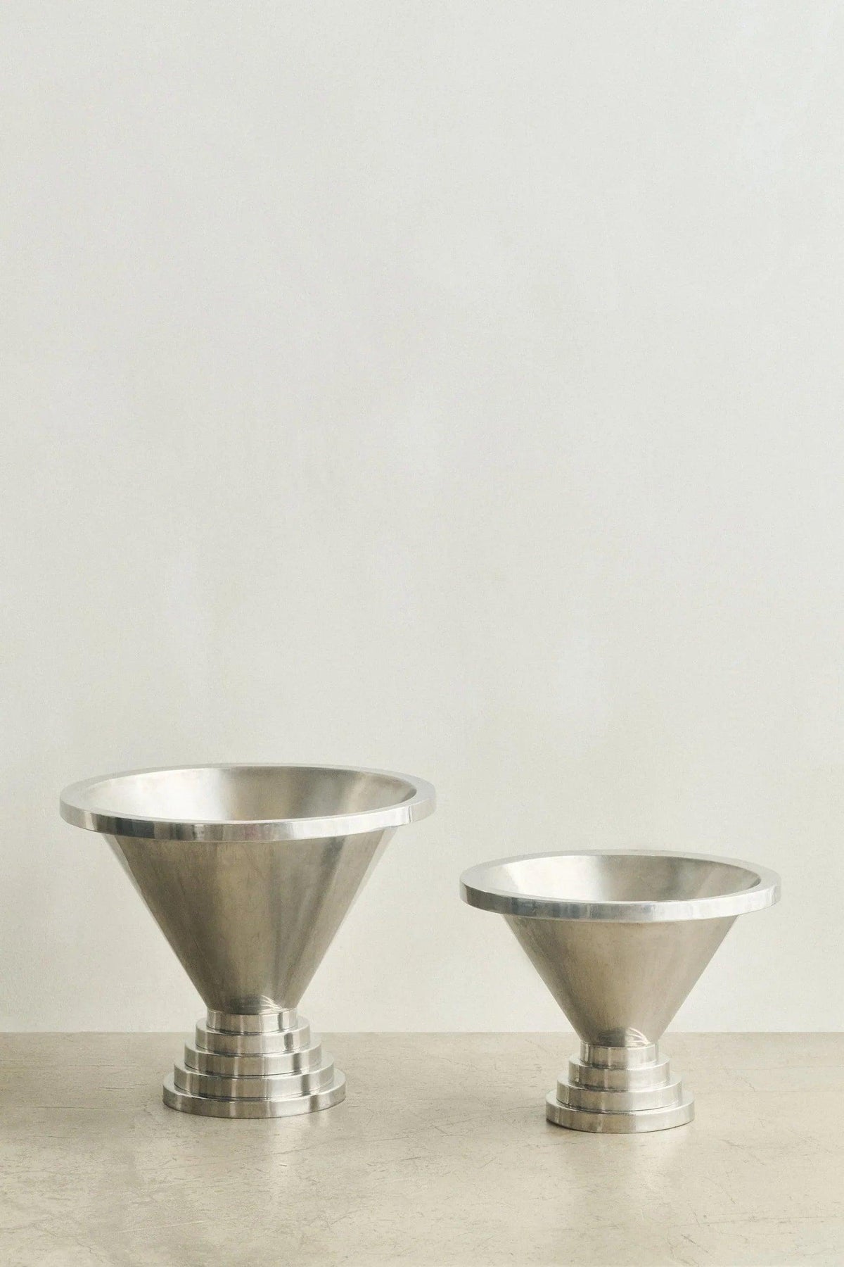 METAL CHAMPAGNE BOWL 01 — detail view