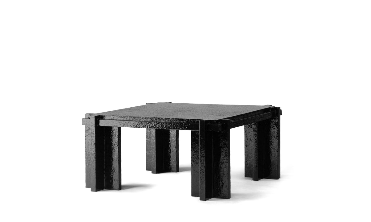 Idro Coffee Table (Aluminum) — close-up