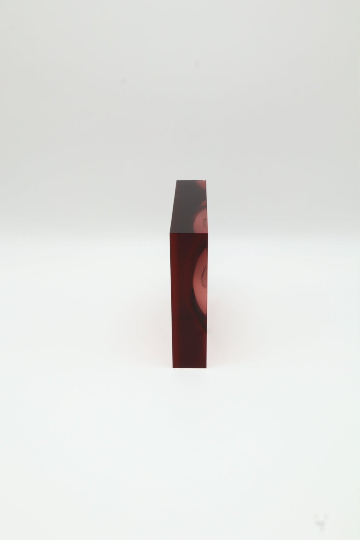 Italian Minimalist Resin Vide Poche – Italy, 1960s — lifestyle setting
