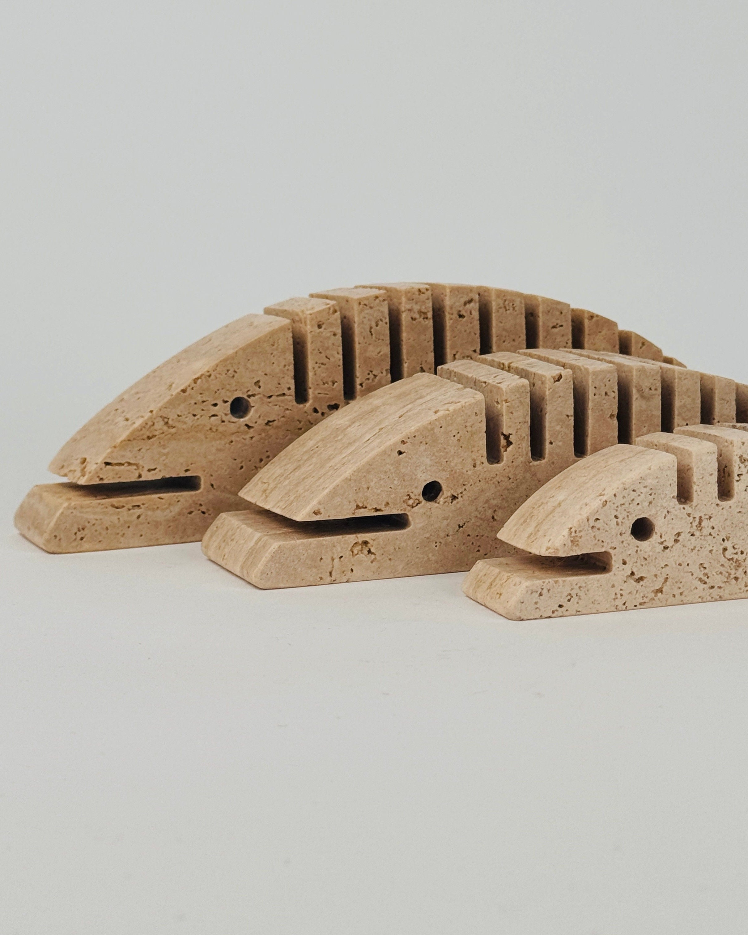 Set of 3 travertine Sculptures by Fratelli Mannelli — close-up showing textured surface details