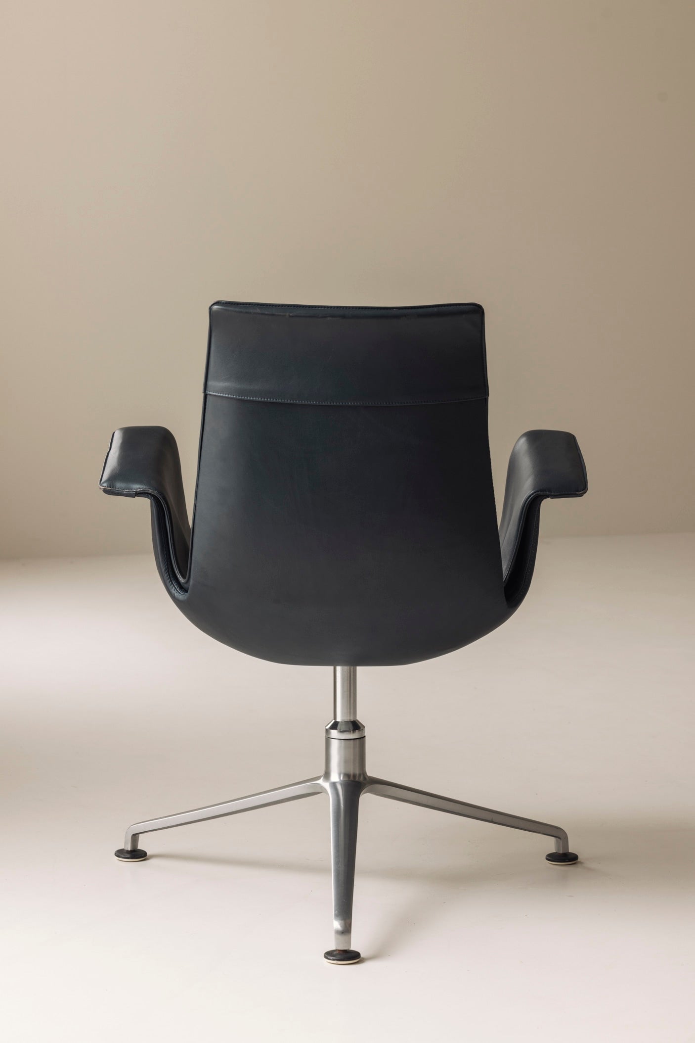 Set of two Bird Low Tulip Chairs by Fabricius & Kastholm, 1960s — alternate view