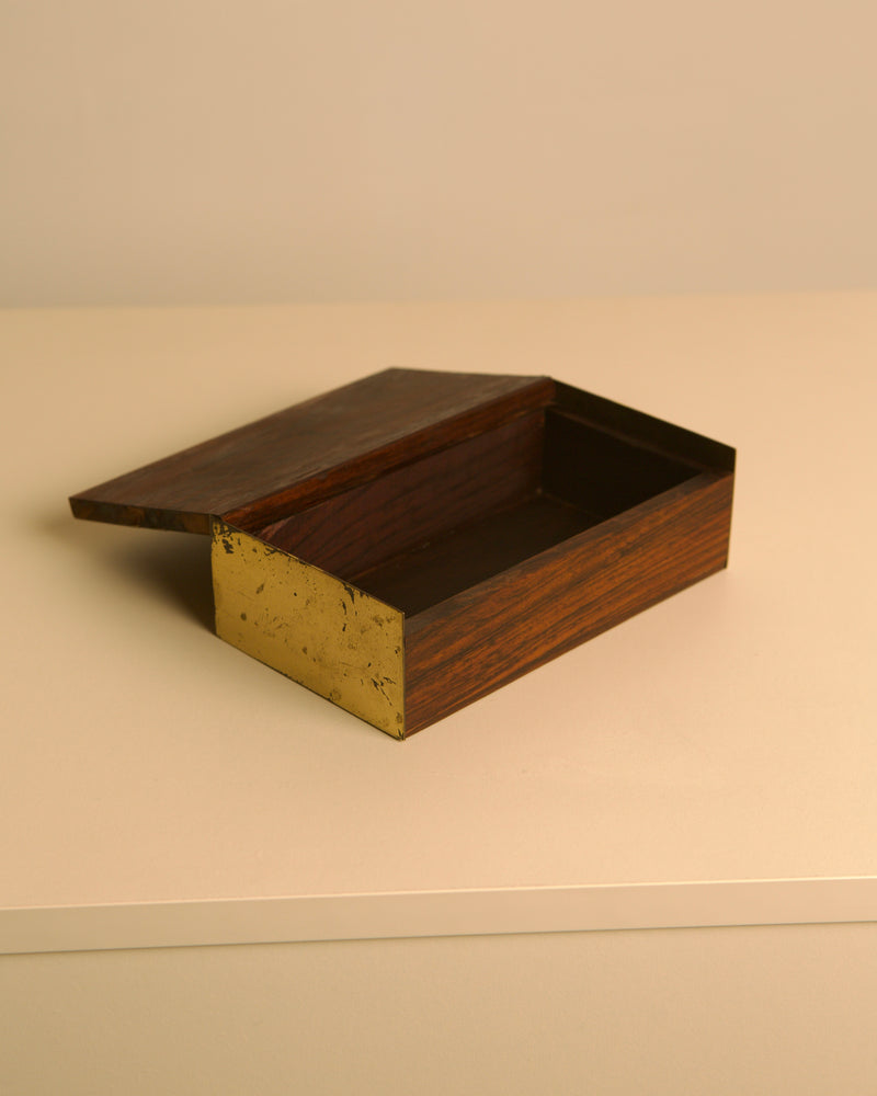 Italian Box in Handcrafted Wood and Patinated Brass, 1950s — close-up of open box showing brass detail