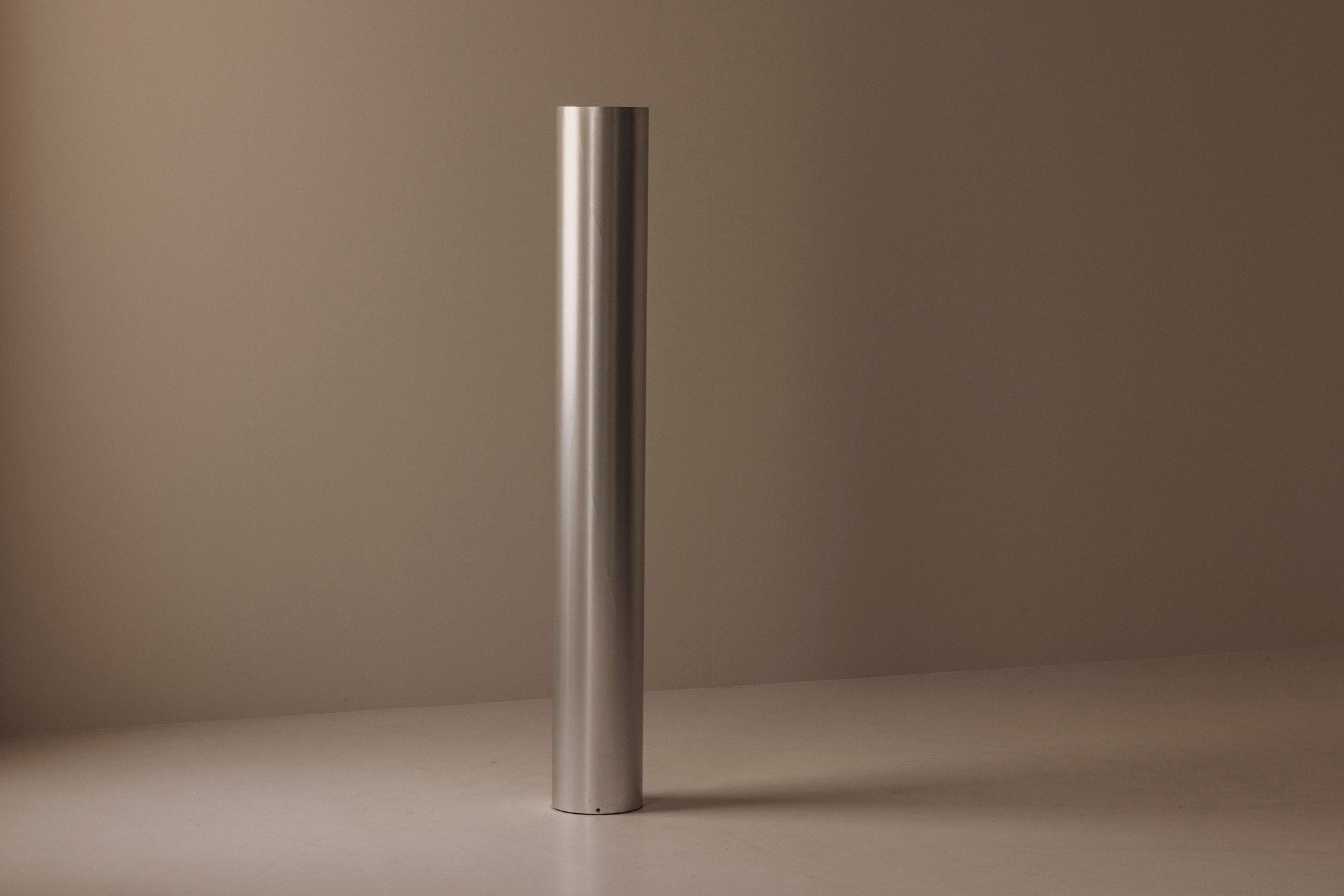 Sculptural metal tube floor lamp, Italy 1960s by Modern Living | The Oblist