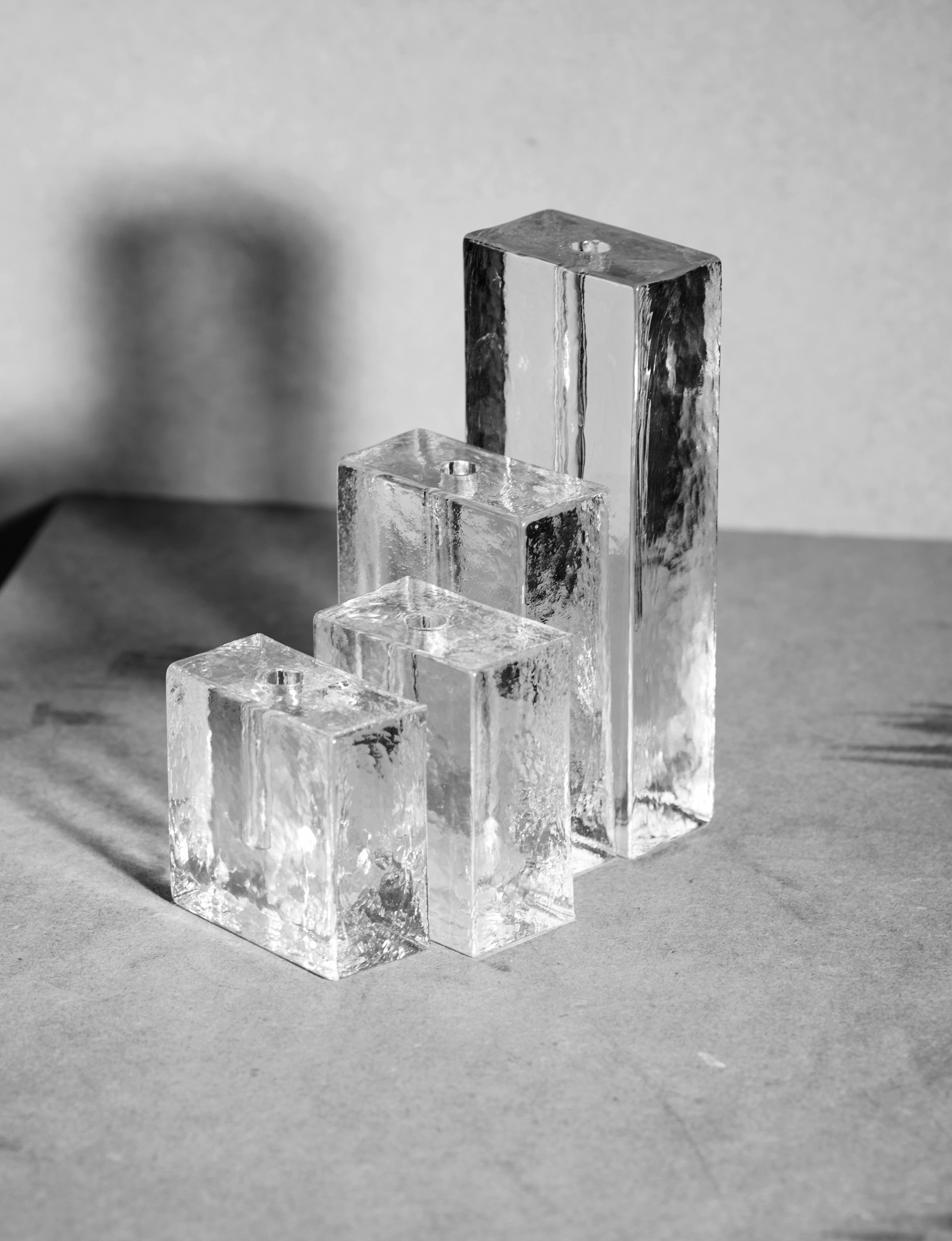 Block unifleur / stem vase in European glass (Small) — detail view