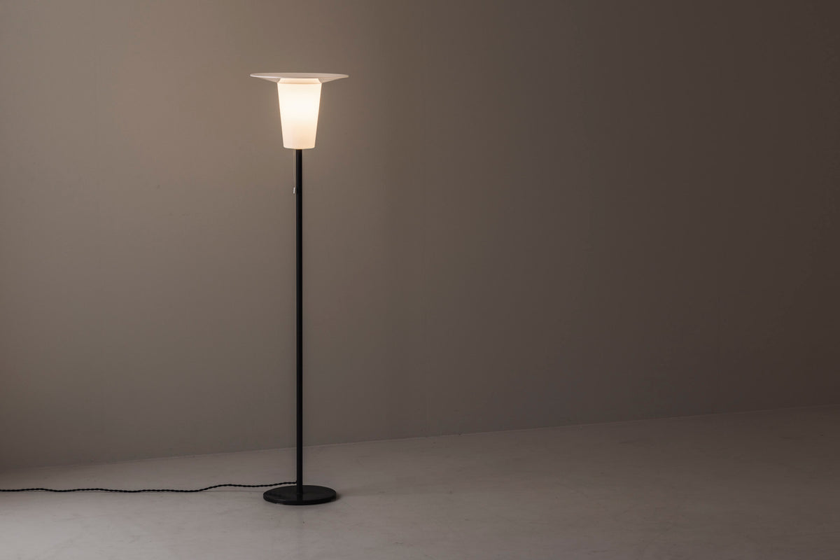 Model 2030 Floor Lamp by Uno & Östen Kristiansson for Luxus, Sweden, 1960s — close-up