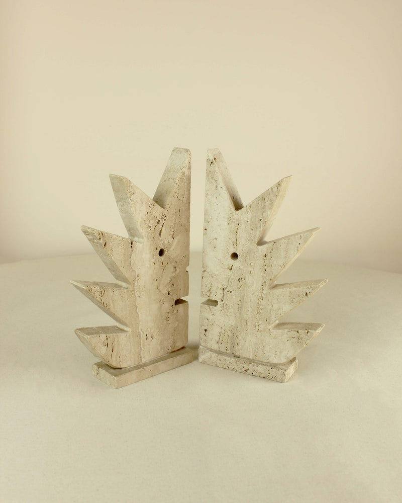 Sujeta libros Marmol Travertino by Boga Avante Shop | The Oblist — travertine stone, modern design