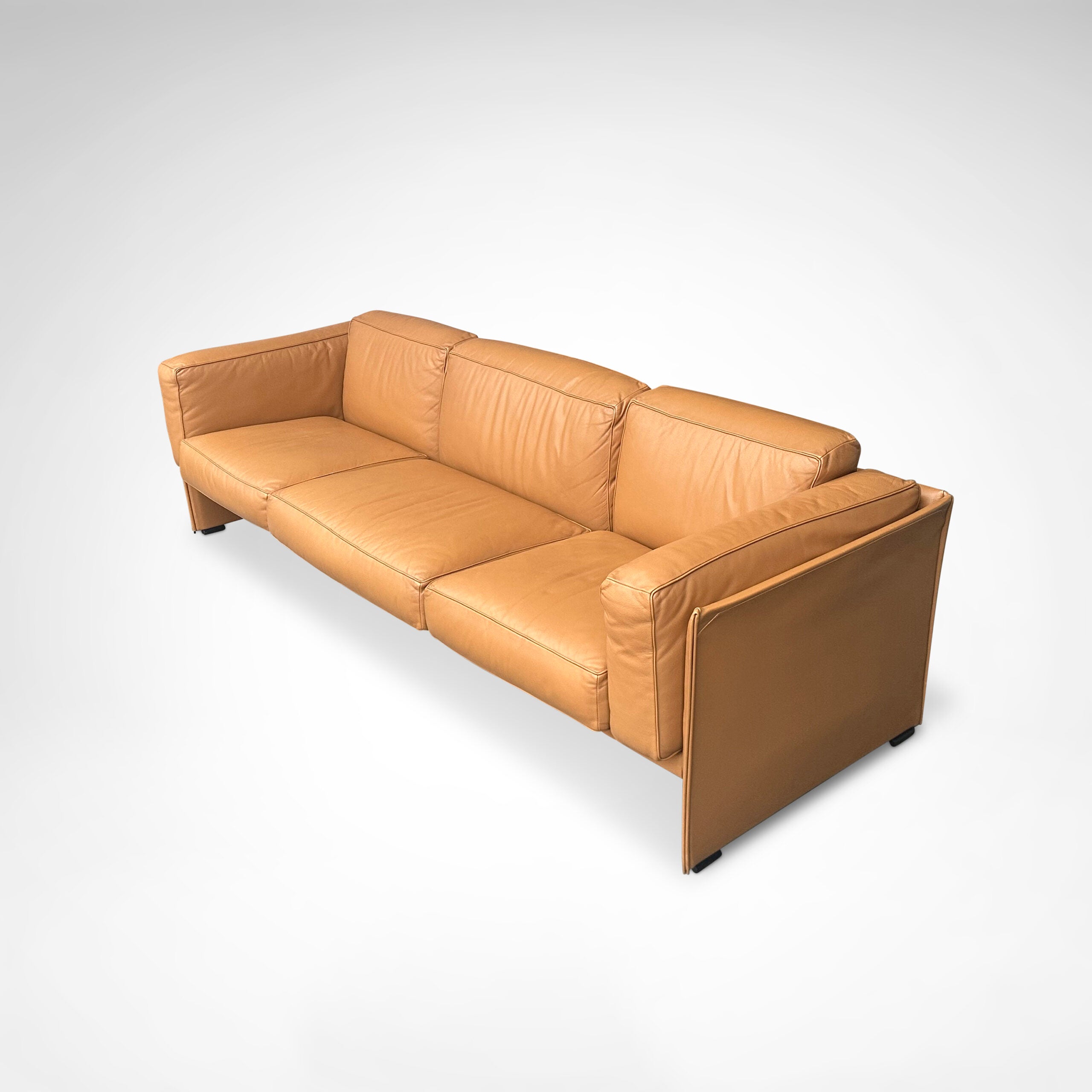 Duc Camel Leather 3-Seater Sofa by Mario Bellini for Cassina, 1990s by Redesignable | The Oblist