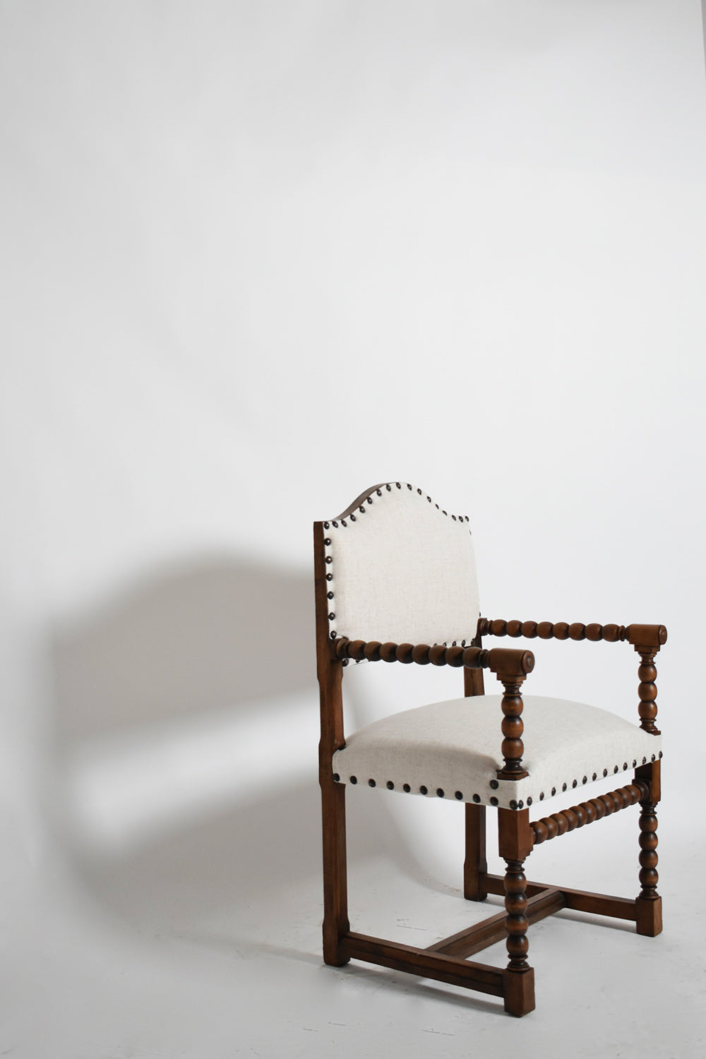 Pair of turned wood armchairs, XIXth c. — side angle
