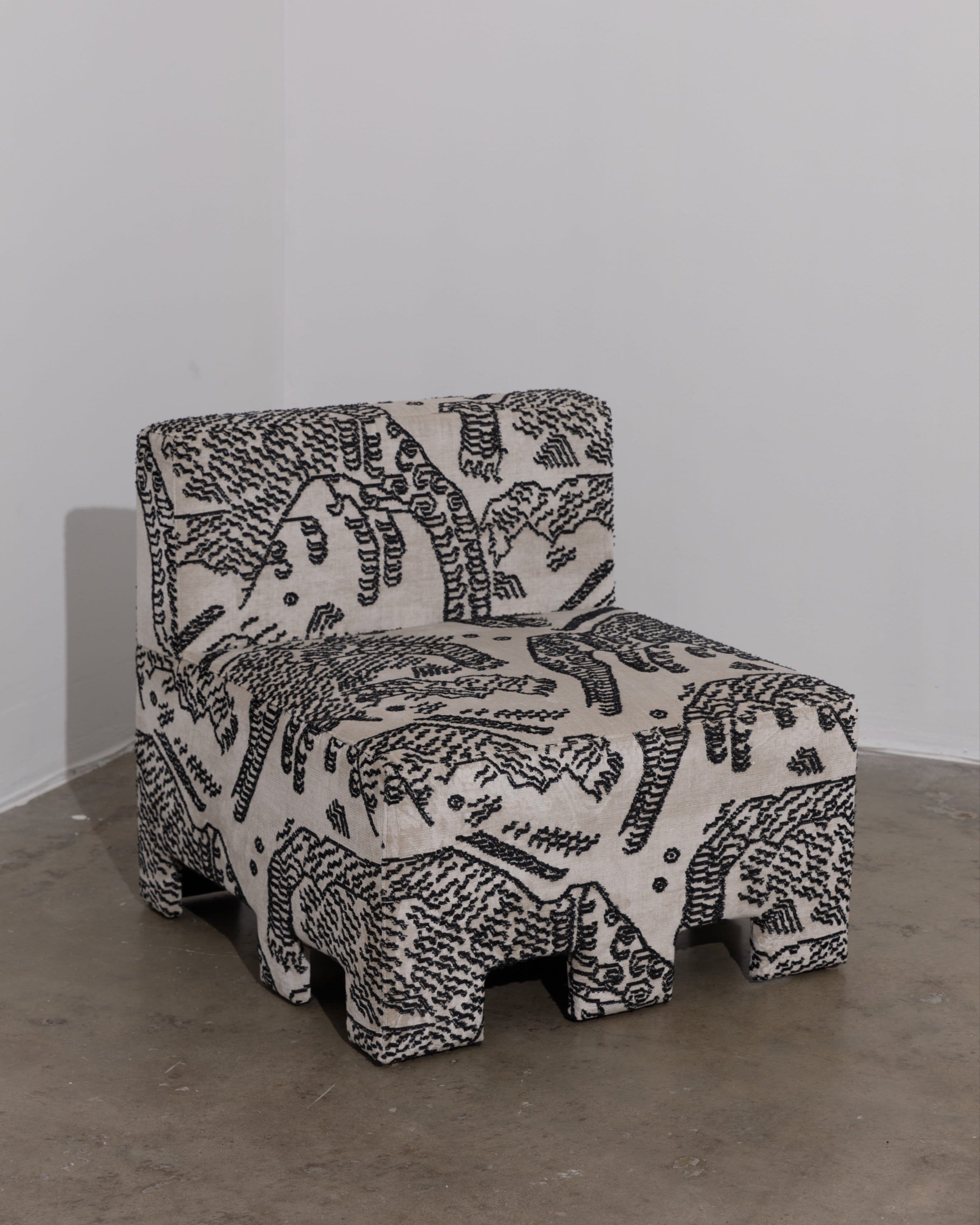 DENTE ARMCHAIR by The Good Living&Co. | The Oblist