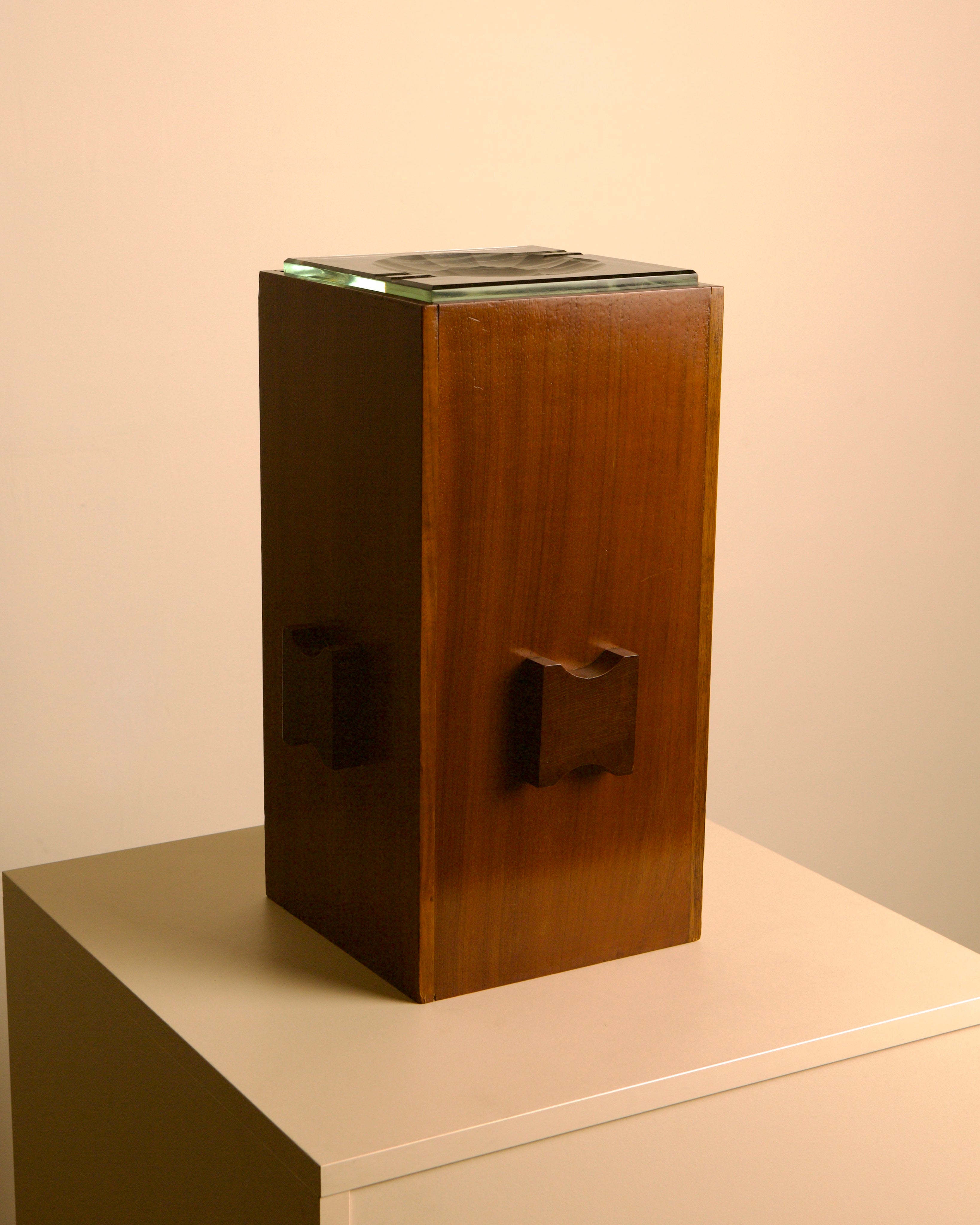 Italian floor ashtray Series 2461 by Max Ingrand for Fontana Arte, 1960s — side angle