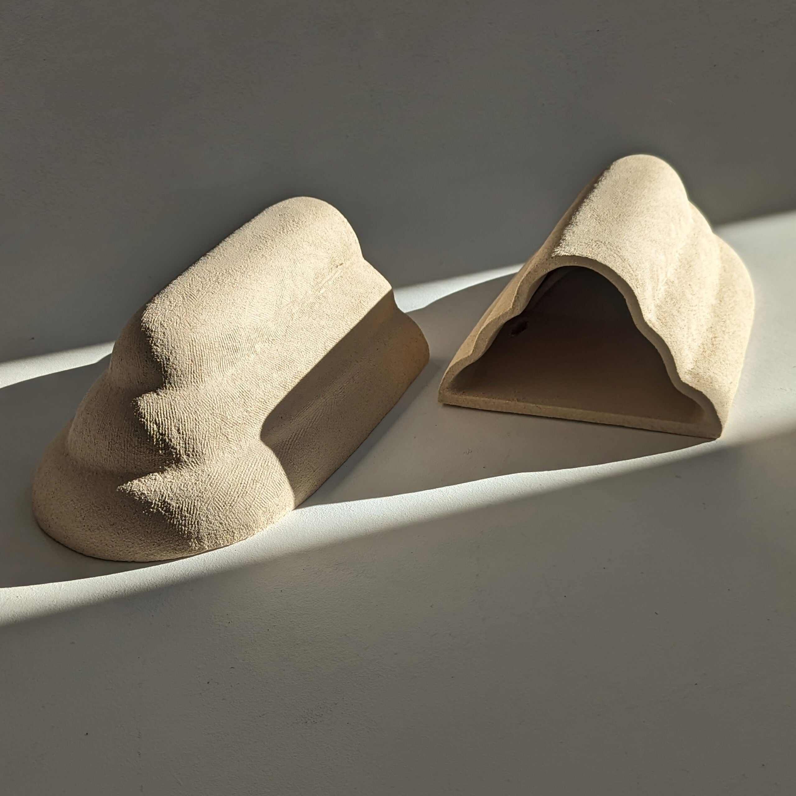 Wall light ABANICO — lifestyle setting