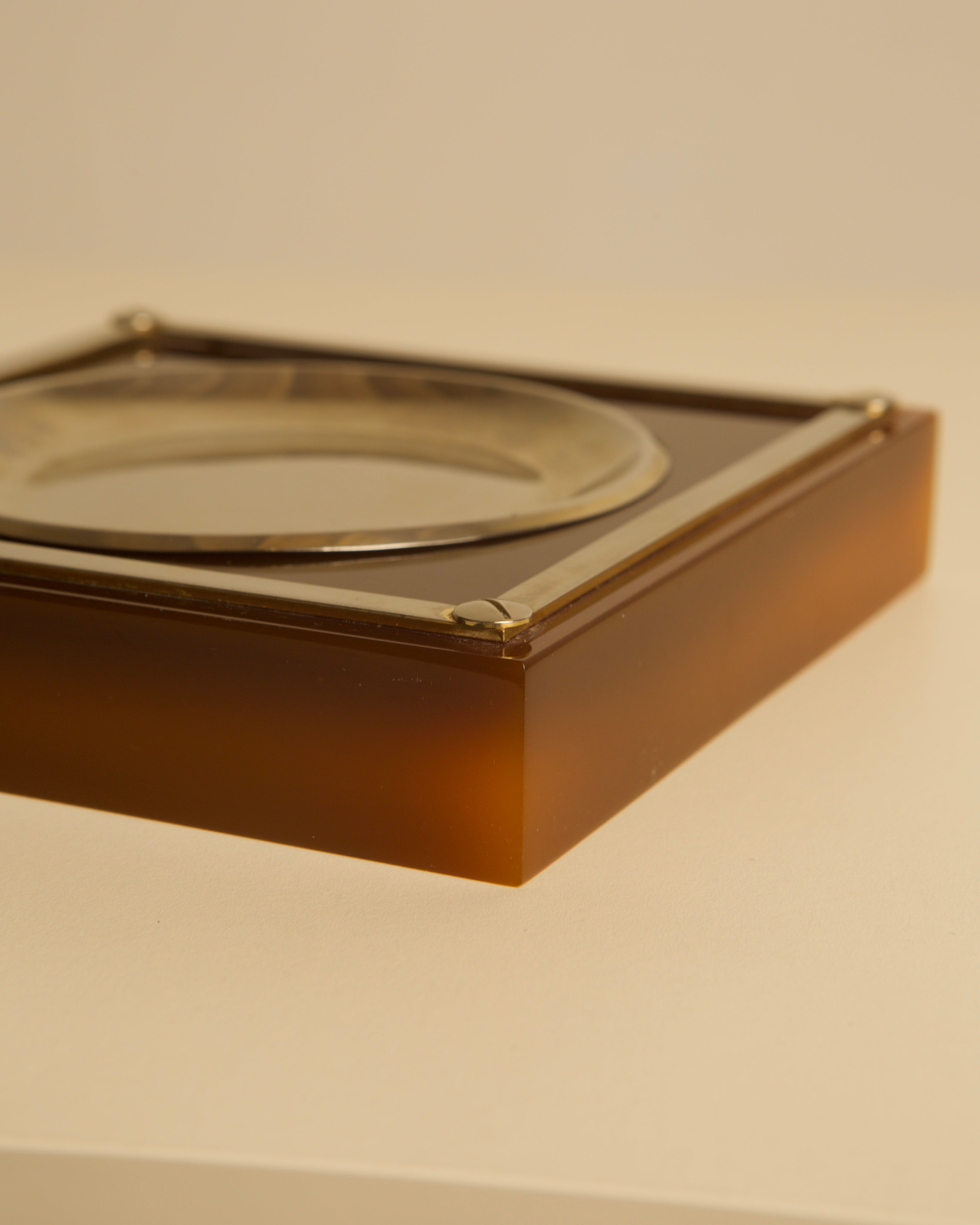 Plateau à bibelots carré italien en métal et résine, années 1960