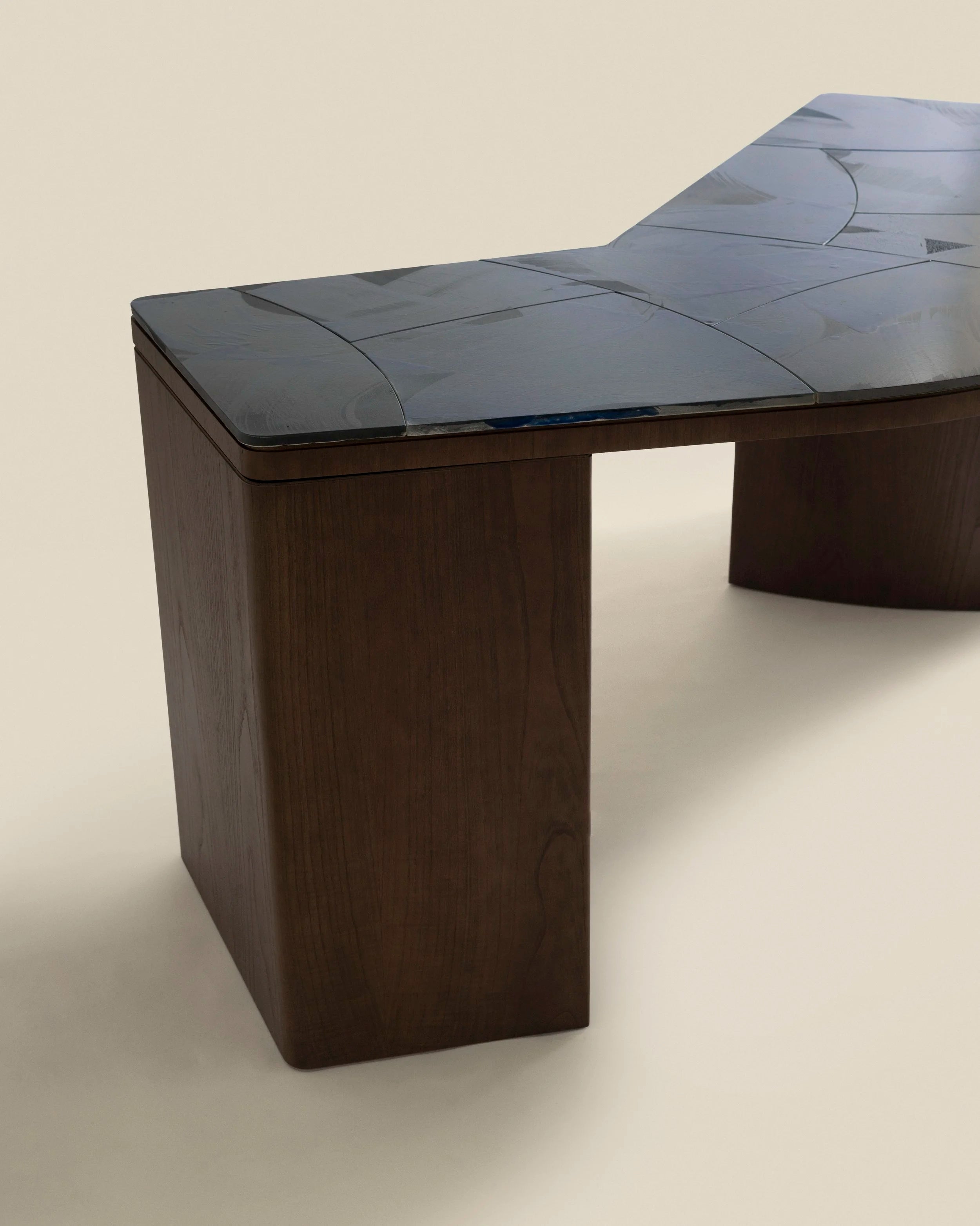 Ceido Desk — lifestyle setting