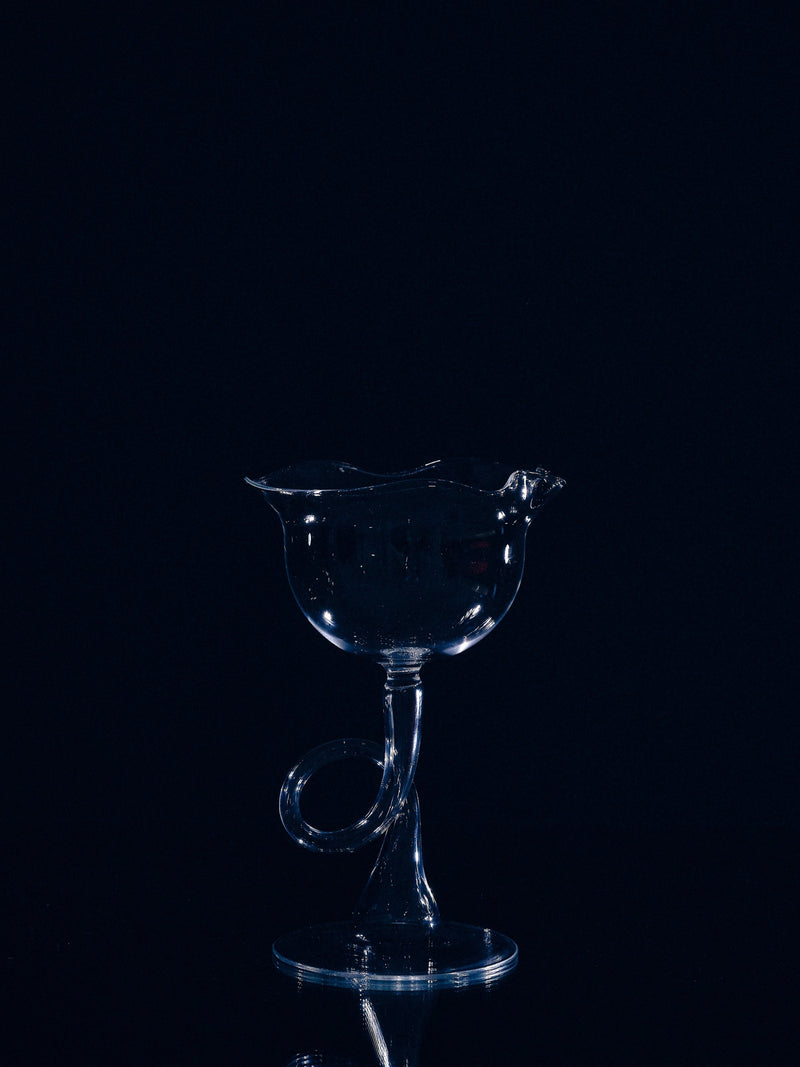 Serpens glass wine goblet with twisted stem detail view